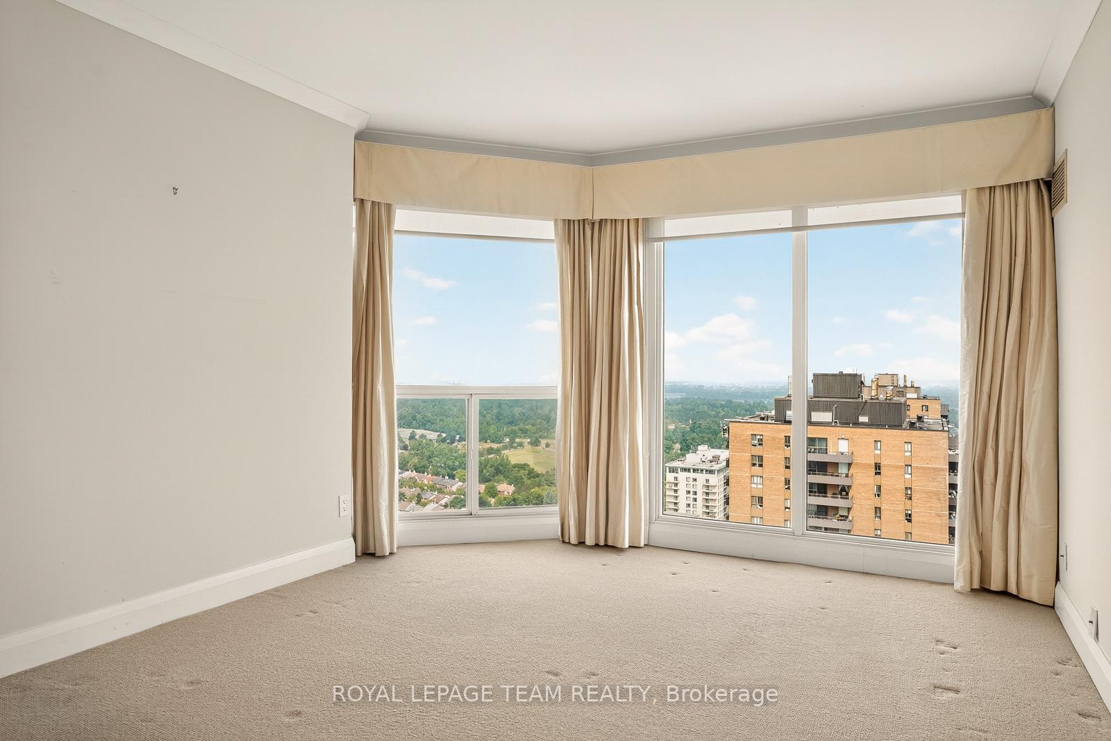 Photo 13 of Unit 2902, 545 St Laurent Boulevard, Ottawa, Viscount Alexander Park — HOMEH