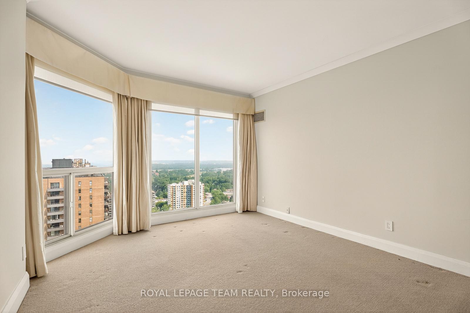 Photo 14 of Unit 2902, 545 St Laurent Boulevard, Ottawa, Viscount Alexander Park — HOMEH