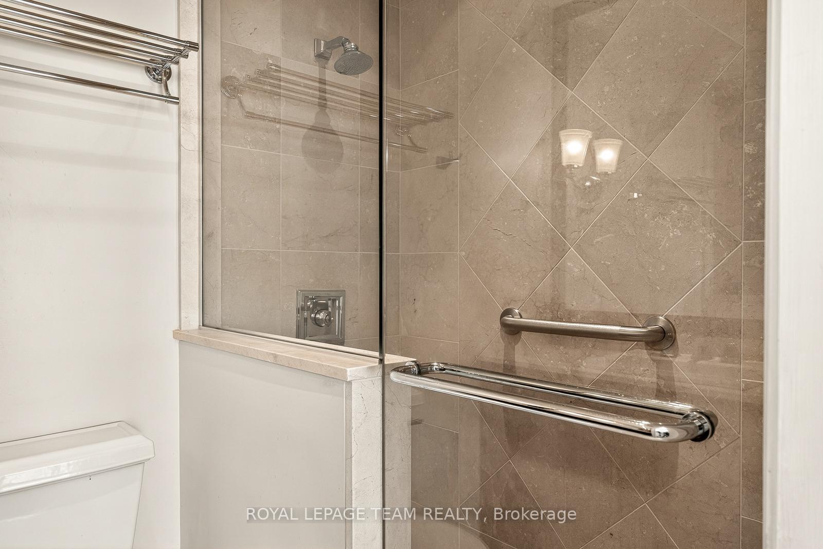 Photo 16 of Unit 2902, 545 St Laurent Boulevard, Ottawa, Viscount Alexander Park — HOMEH