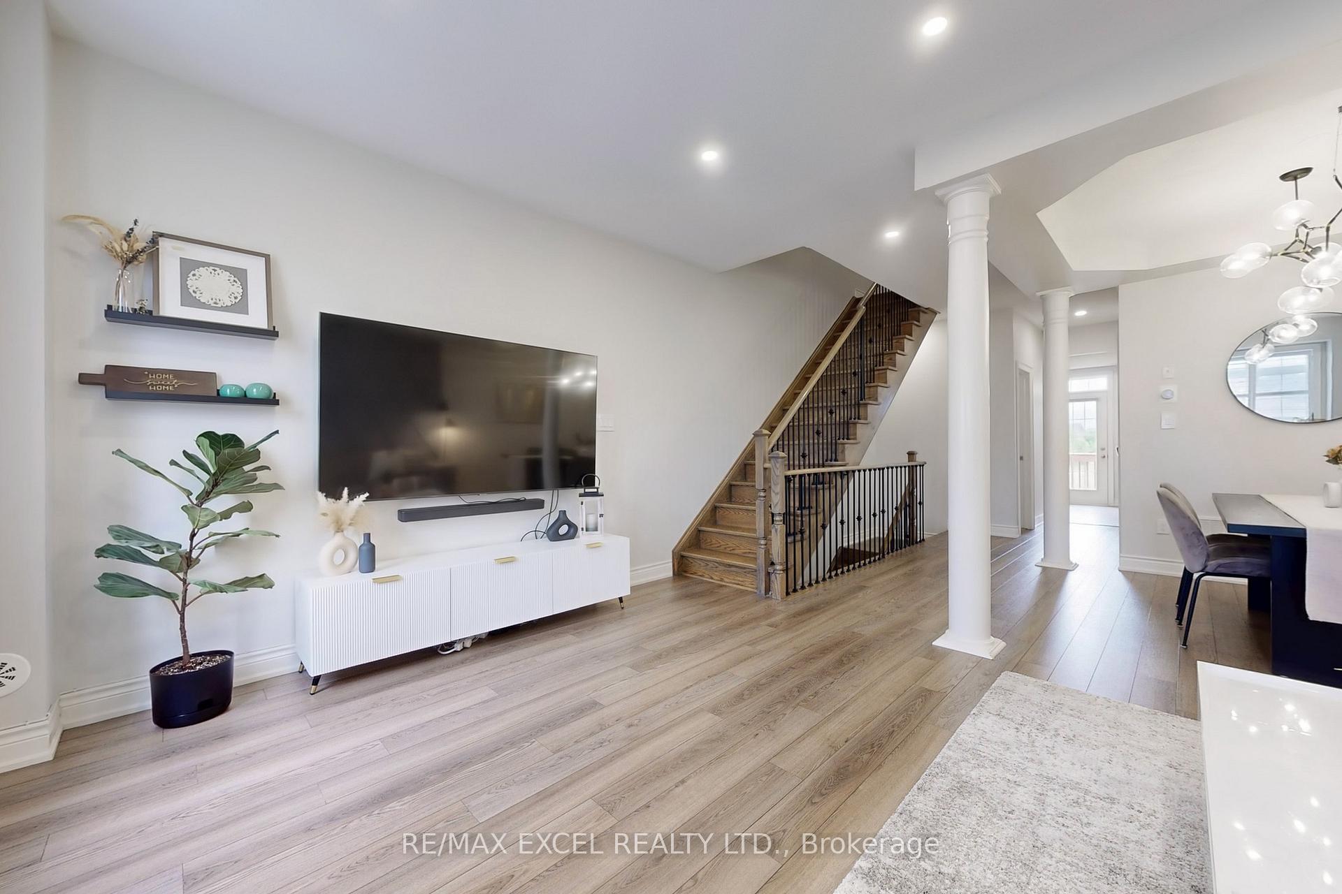 Photo 8 of 30 Roy Grove Way, Markham, Greensborough — HOMEH