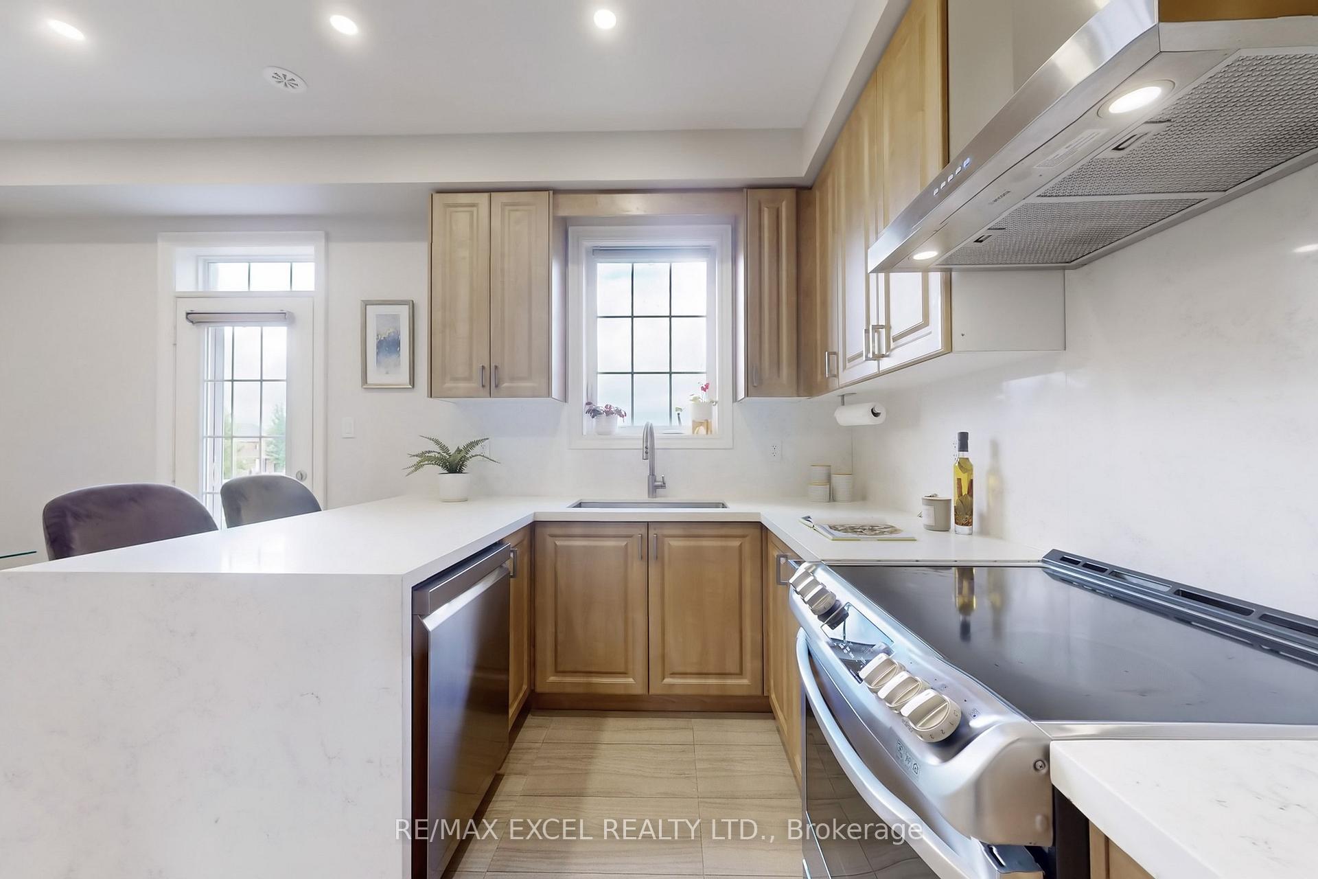 Photo 16 of 30 Roy Grove Way, Markham, Greensborough — HOMEH