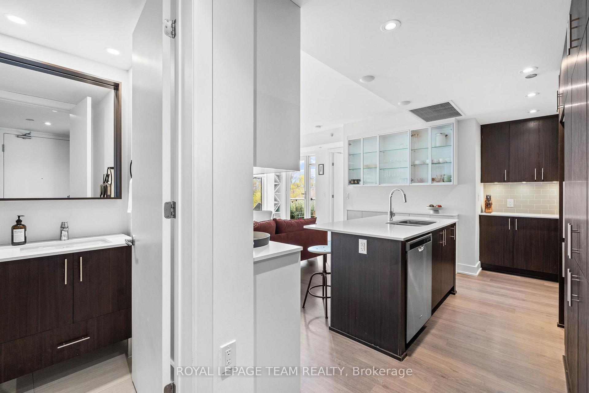 Photo 6 of Unit 418, 7 Marquette Avenue, Ottawa, Vanier — HOMEH