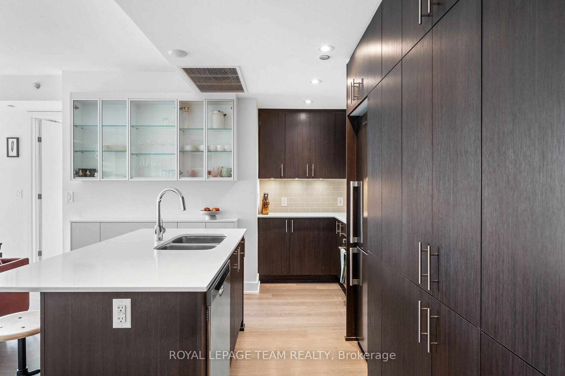 Photo 7 of Unit 418, 7 Marquette Avenue, Ottawa, Vanier — HOMEH