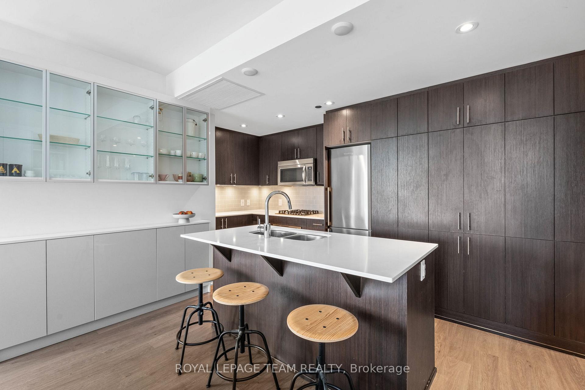 Photo 8 of Unit 418, 7 Marquette Avenue, Ottawa, Vanier — HOMEH