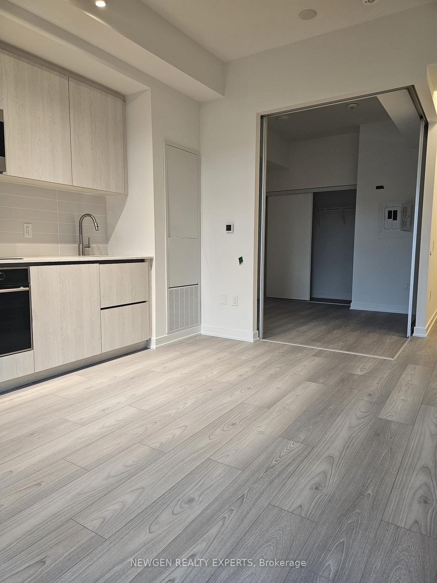 Photo 6 of Unit 217, 110 Broadway Avenue, Toronto, Mount Pleasant West — HOMEH