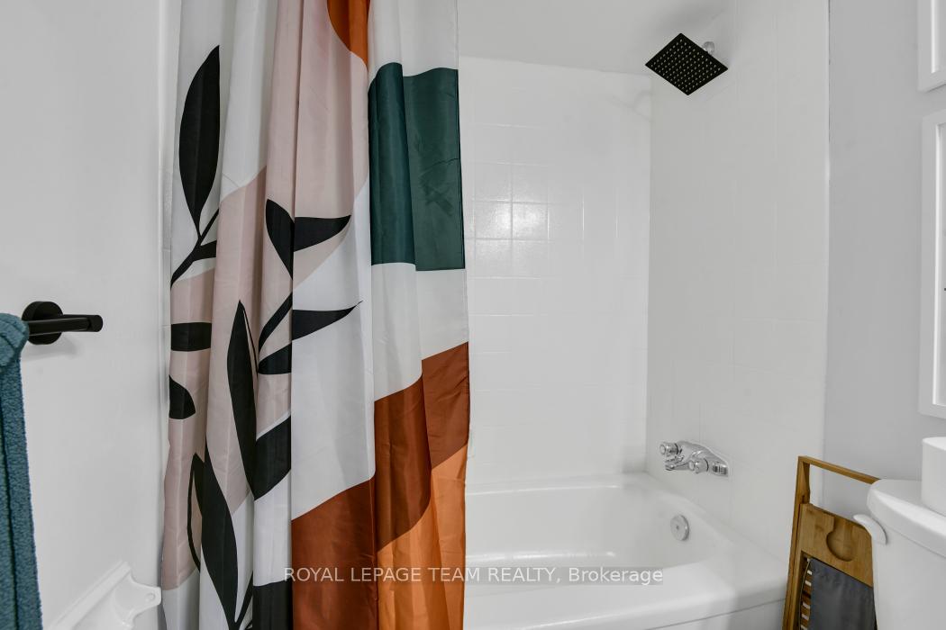 Photo 26 of Unit 204, 212 Viewmount Drive, Ottawa, Borden Farm/Stewart Farm/Carleton Heights/Parkwood Hills — HOMEH