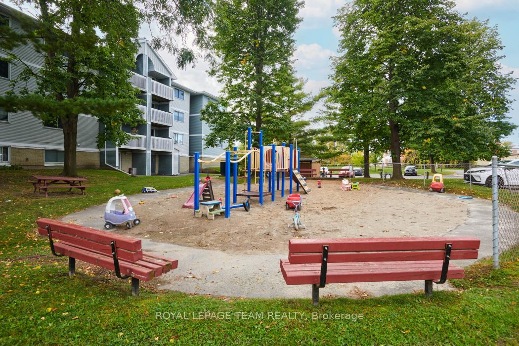 Photo 31 of Unit 204, 212 Viewmount Drive, Ottawa, Borden Farm/Stewart Farm/Carleton Heights/Parkwood Hills — HOMEH