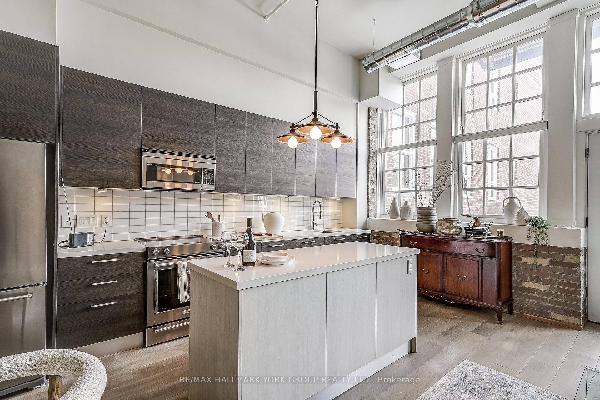 Photo 3 of Unit 201, 64 Wells Street, Aurora, Aurora Village — HOMEH