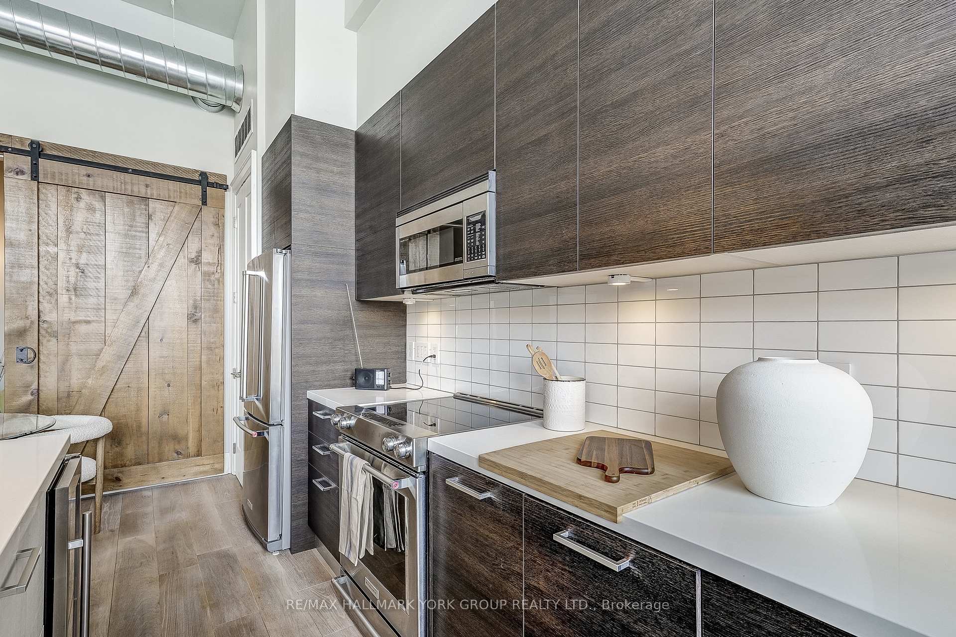 Photo 4 of Unit 201, 64 Wells Street, Aurora, Aurora Village — HOMEH