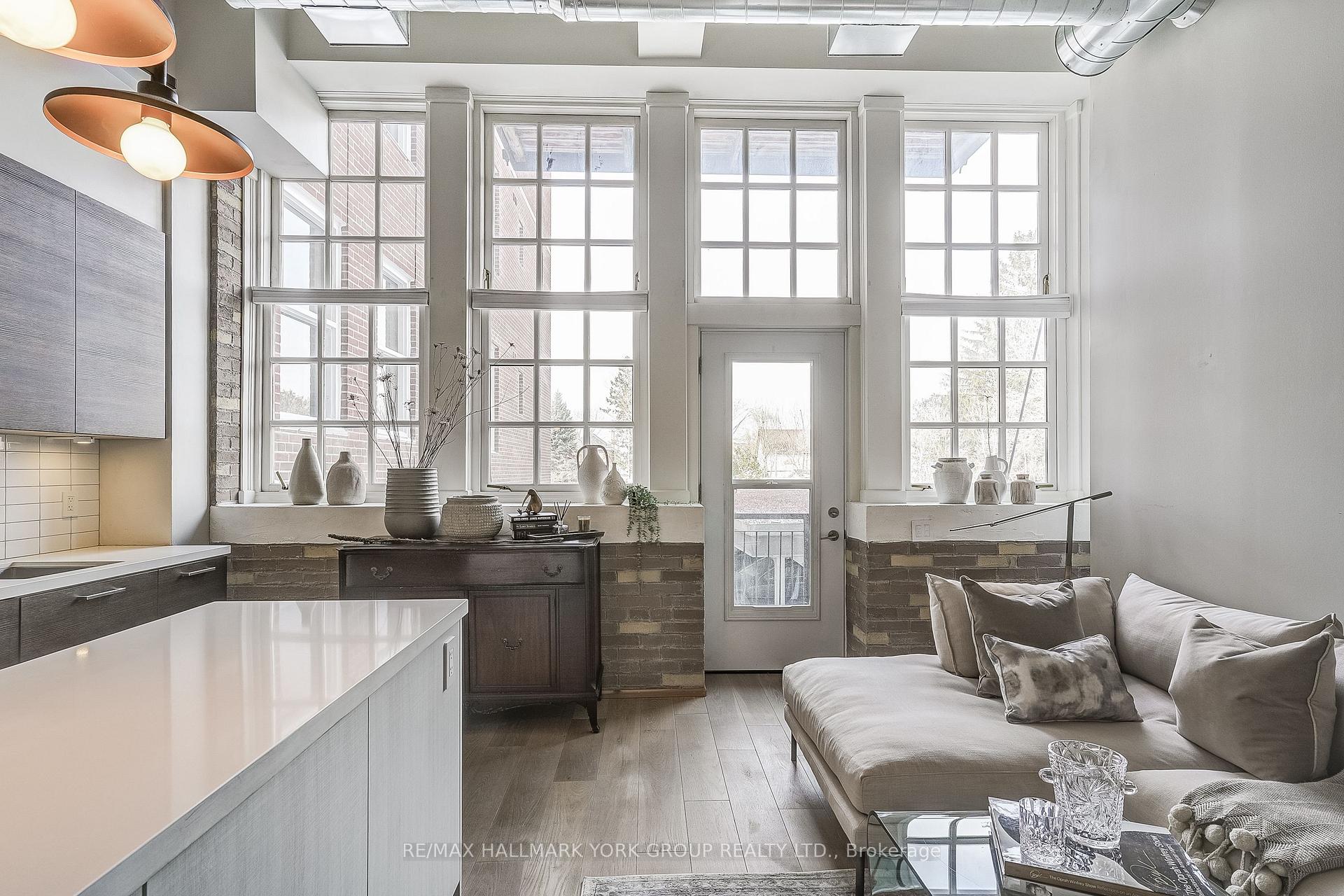 Photo 10 of Unit 201, 64 Wells Street, Aurora, Aurora Village — HOMEH