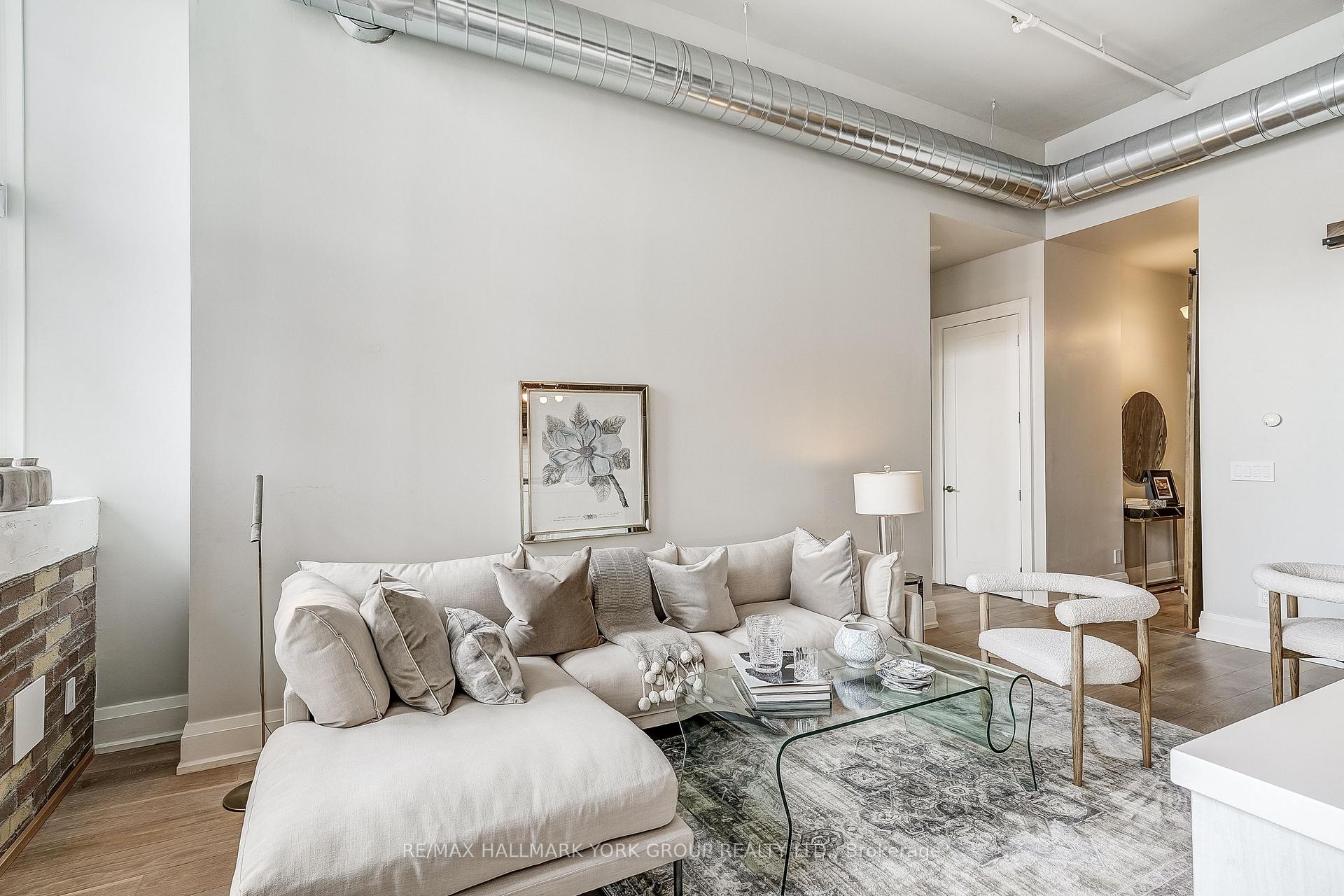 Photo 11 of Unit 201, 64 Wells Street, Aurora, Aurora Village — HOMEH