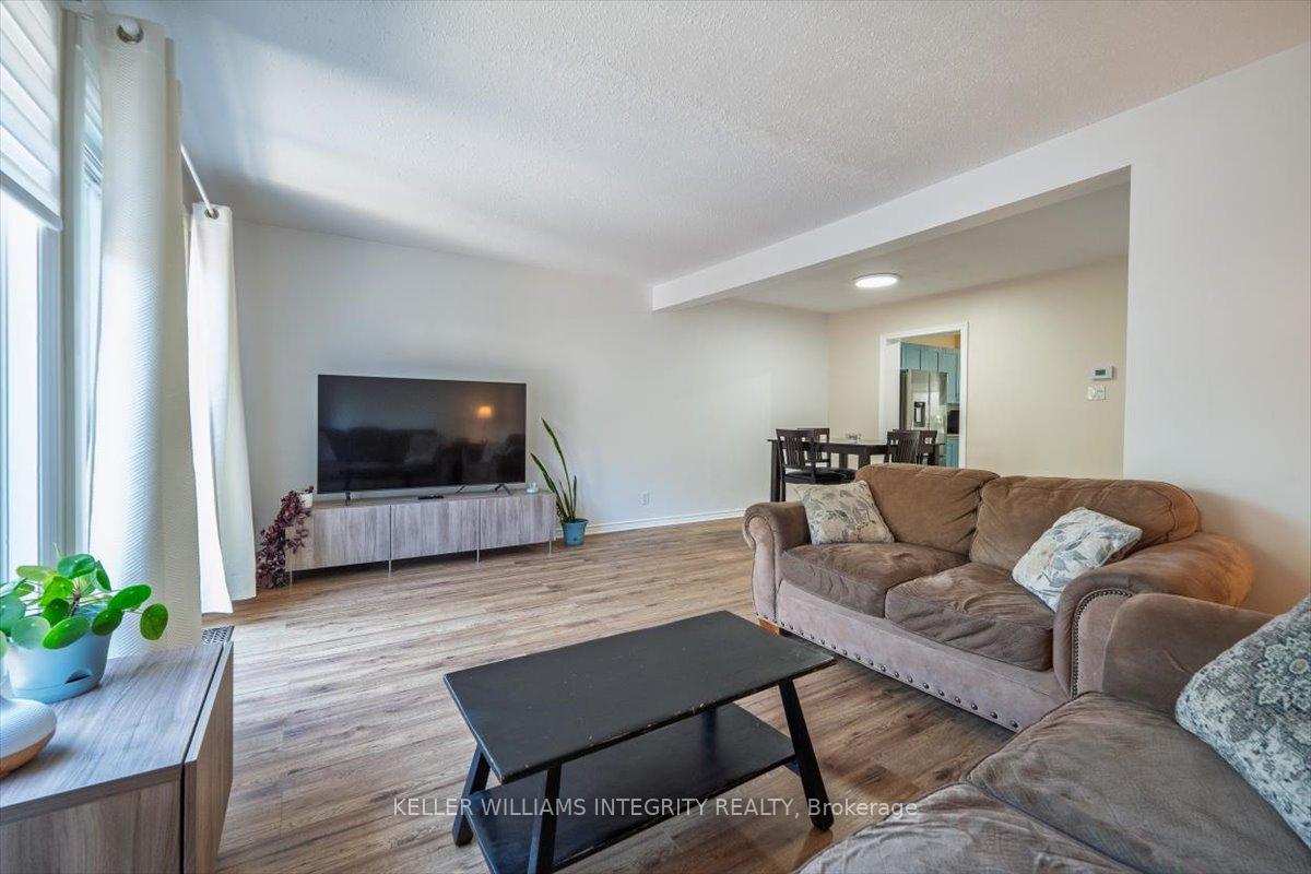 Photo 11 of 69 Bannerhill Private, Ottawa, Heron Gate/Industrial Park — HOMEH