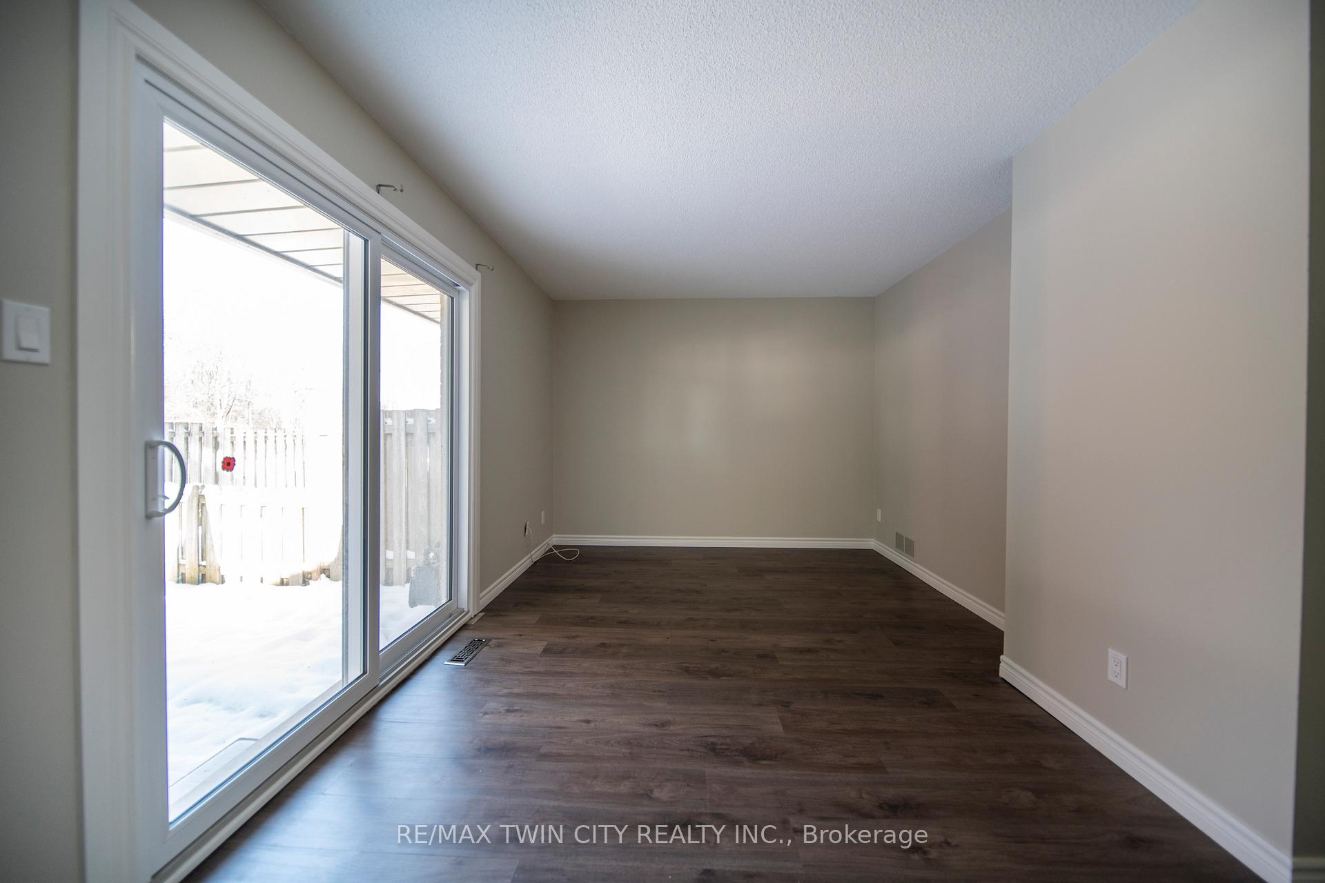 Photo 5 of Unit 24, 634 Strasburg Road, Kitchener, Laurentian Hills — HOMEH