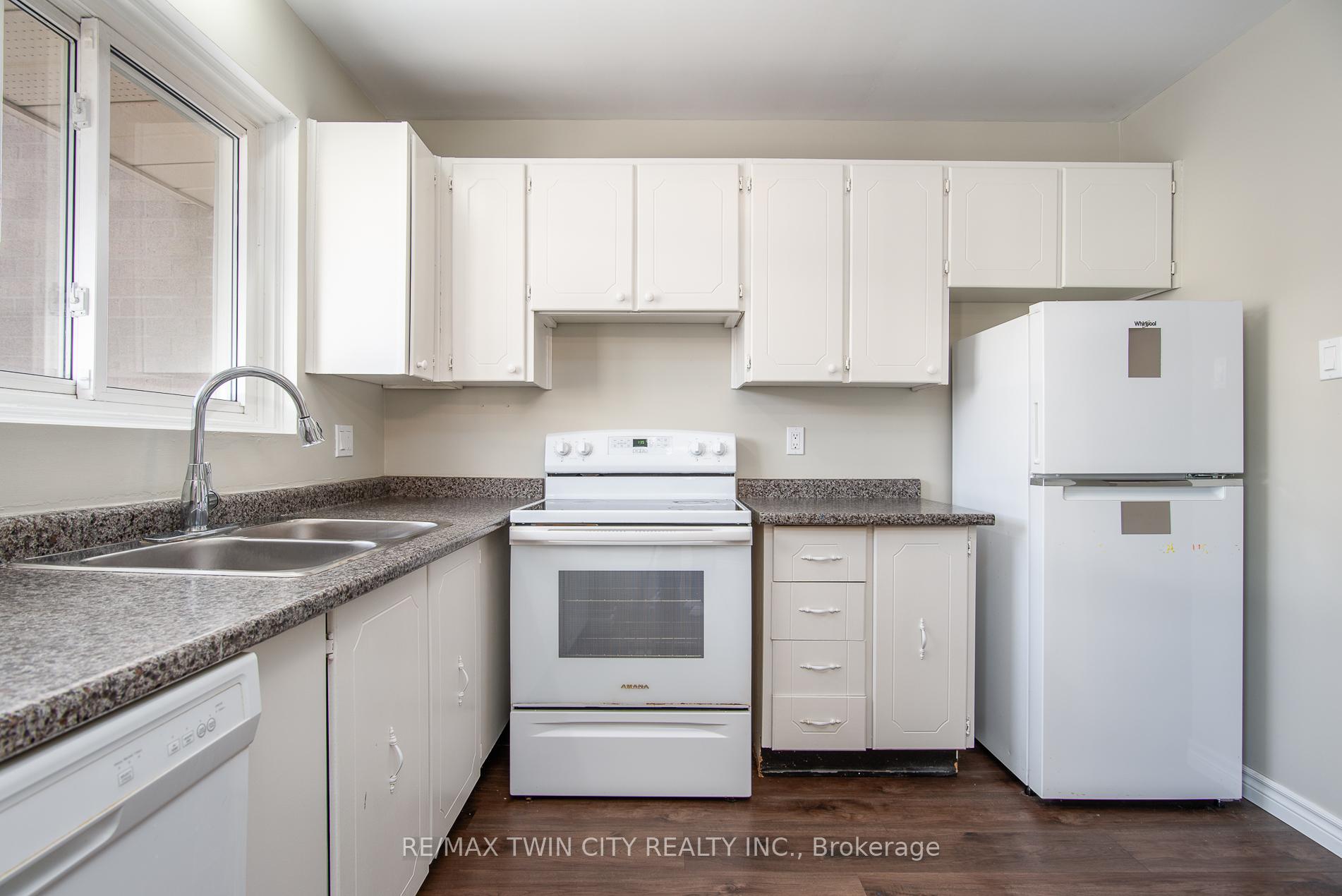 Photo 13 of Unit 24, 634 Strasburg Road, Kitchener, Laurentian Hills — HOMEH
