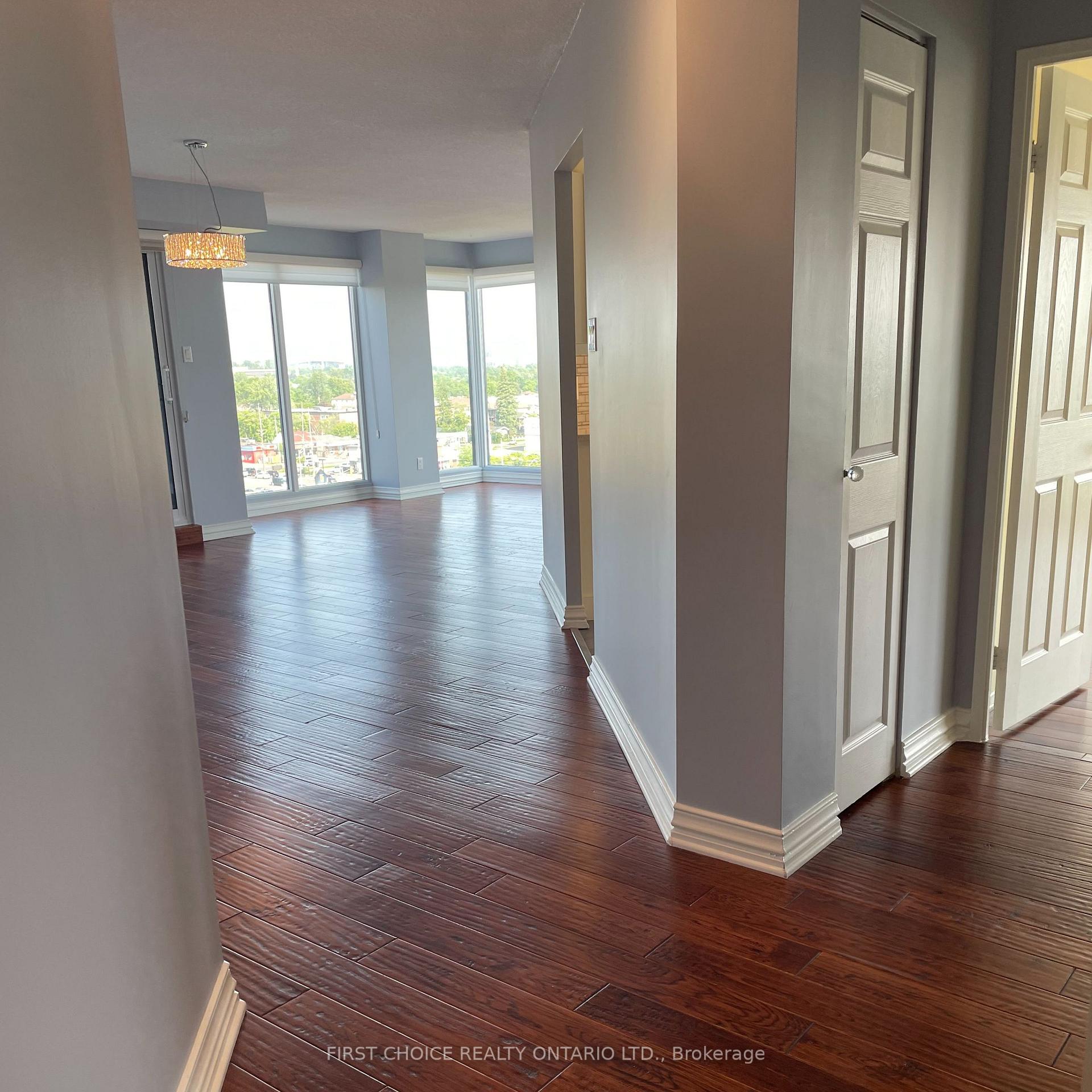 Photo 4 of Unit 807, 545 St Laurent Boulevard, Ottawa, Viscount Alexander Park — HOMEH