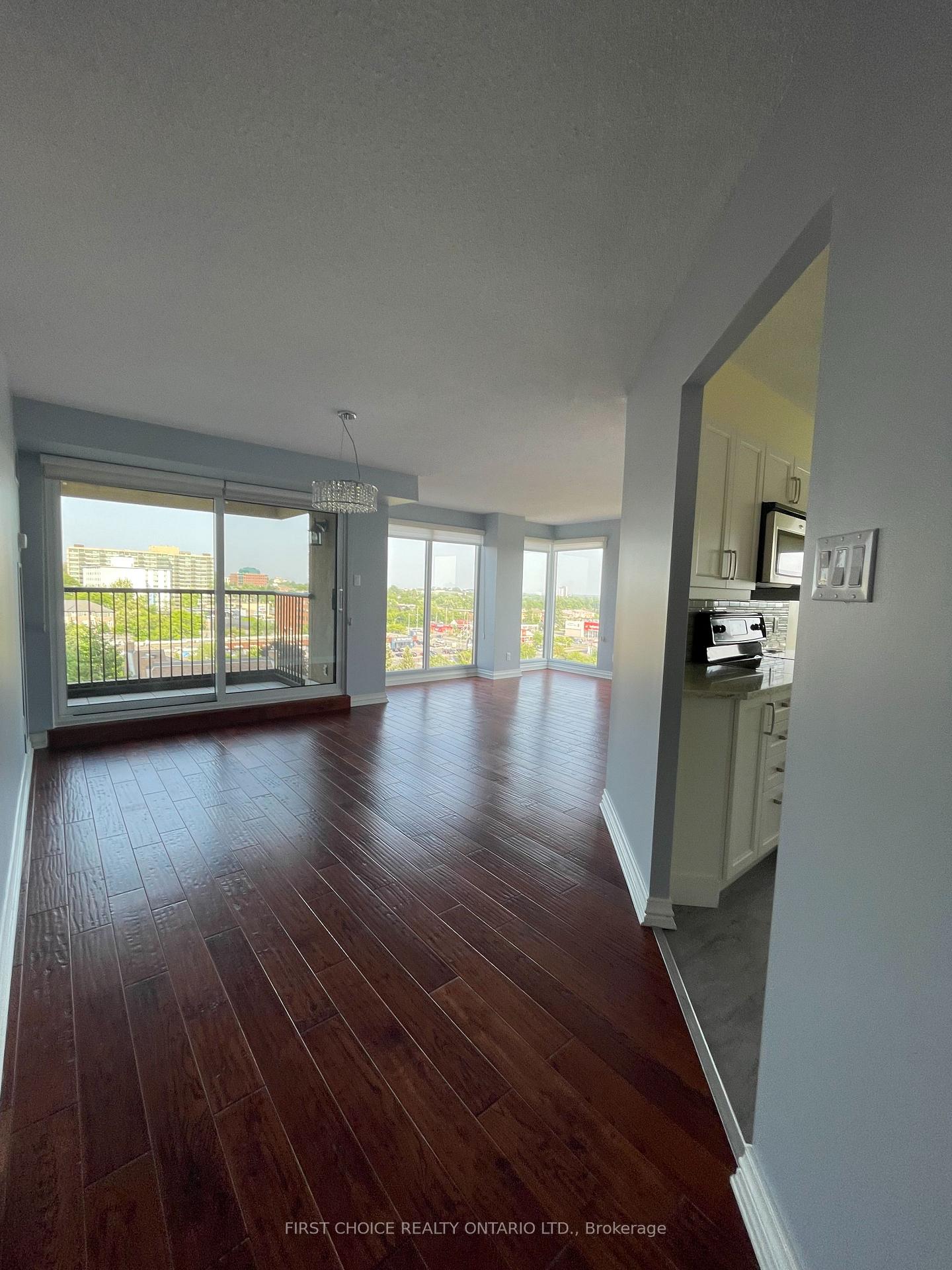 Photo 13 of Unit 807, 545 St Laurent Boulevard, Ottawa, Viscount Alexander Park — HOMEH