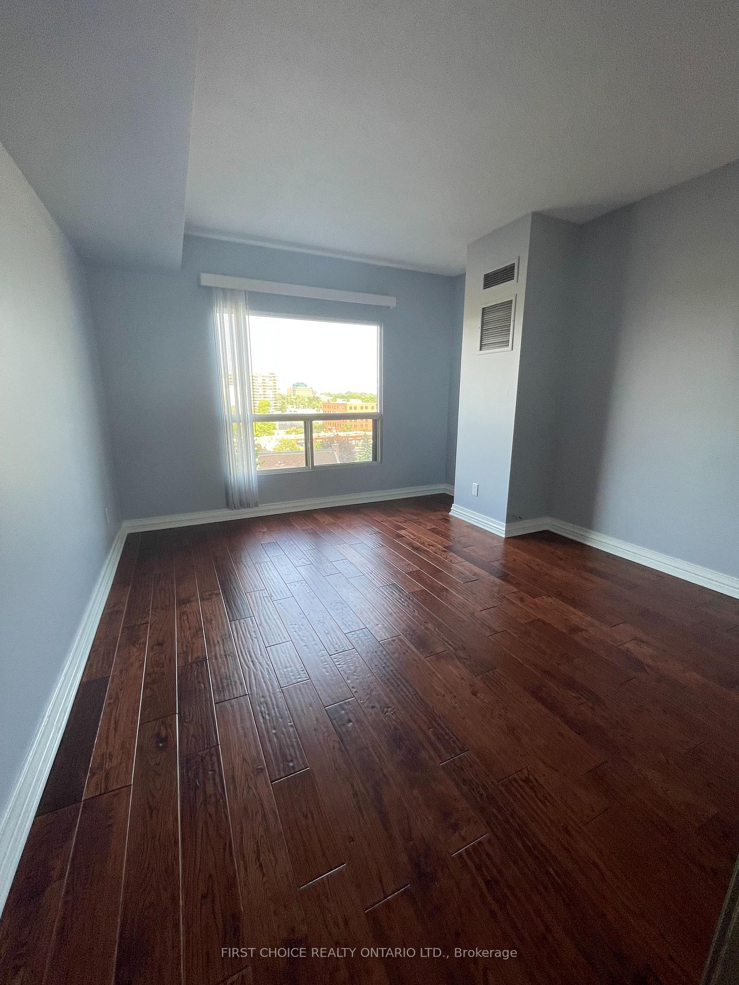 Photo 18 of Unit 807, 545 St Laurent Boulevard, Ottawa, Viscount Alexander Park — HOMEH