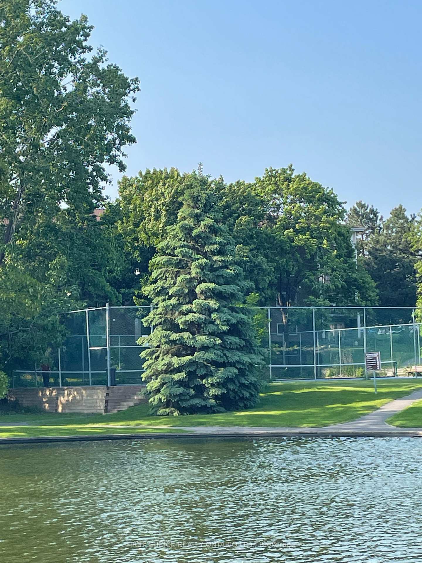 Photo 22 of Unit 807, 545 St Laurent Boulevard, Ottawa, Viscount Alexander Park — HOMEH