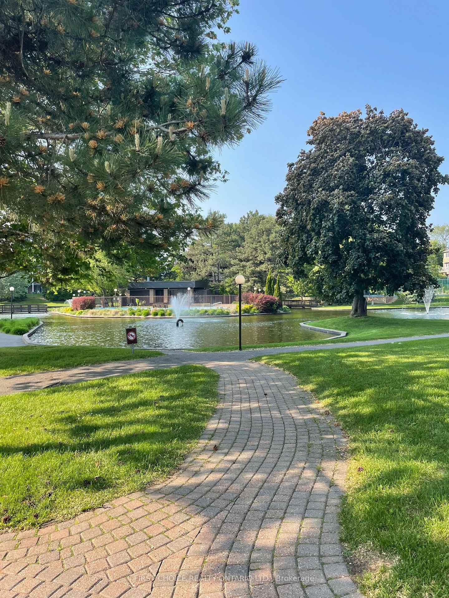 Photo 23 of Unit 807, 545 St Laurent Boulevard, Ottawa, Viscount Alexander Park — HOMEH