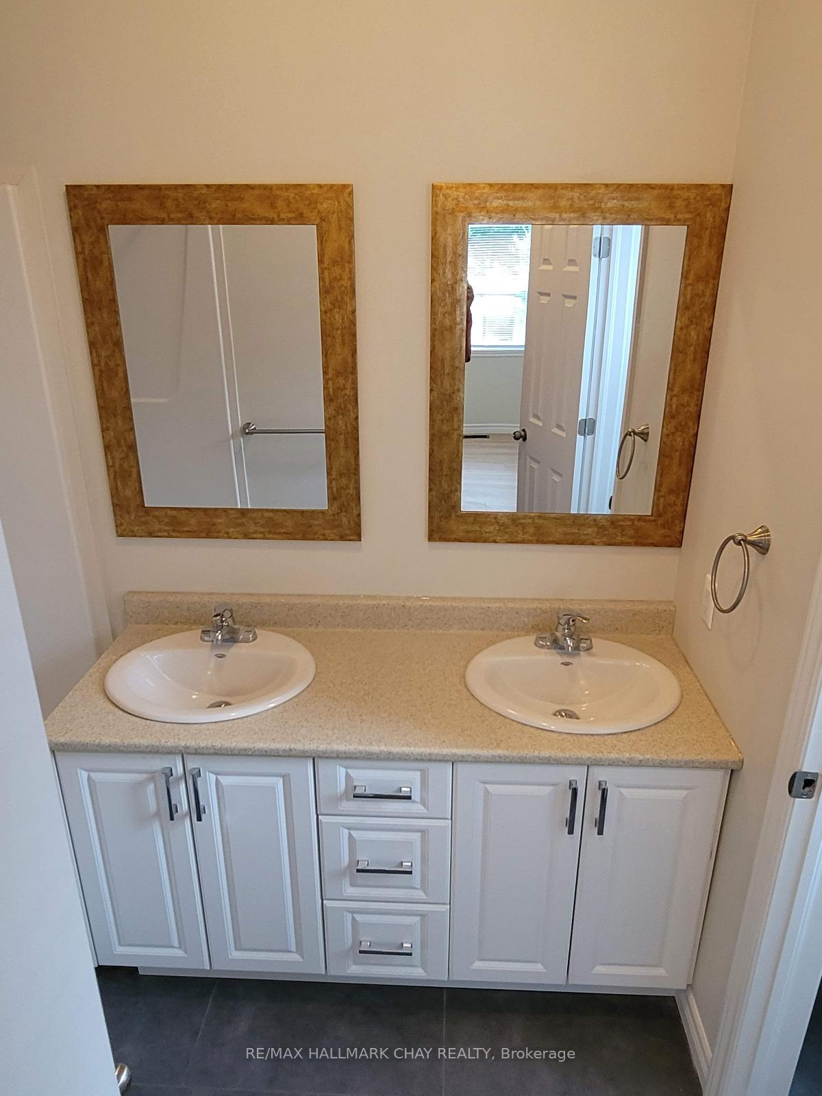 Photo 8 of 31 Marcus Street, Barrie, Allandale — HOMEH