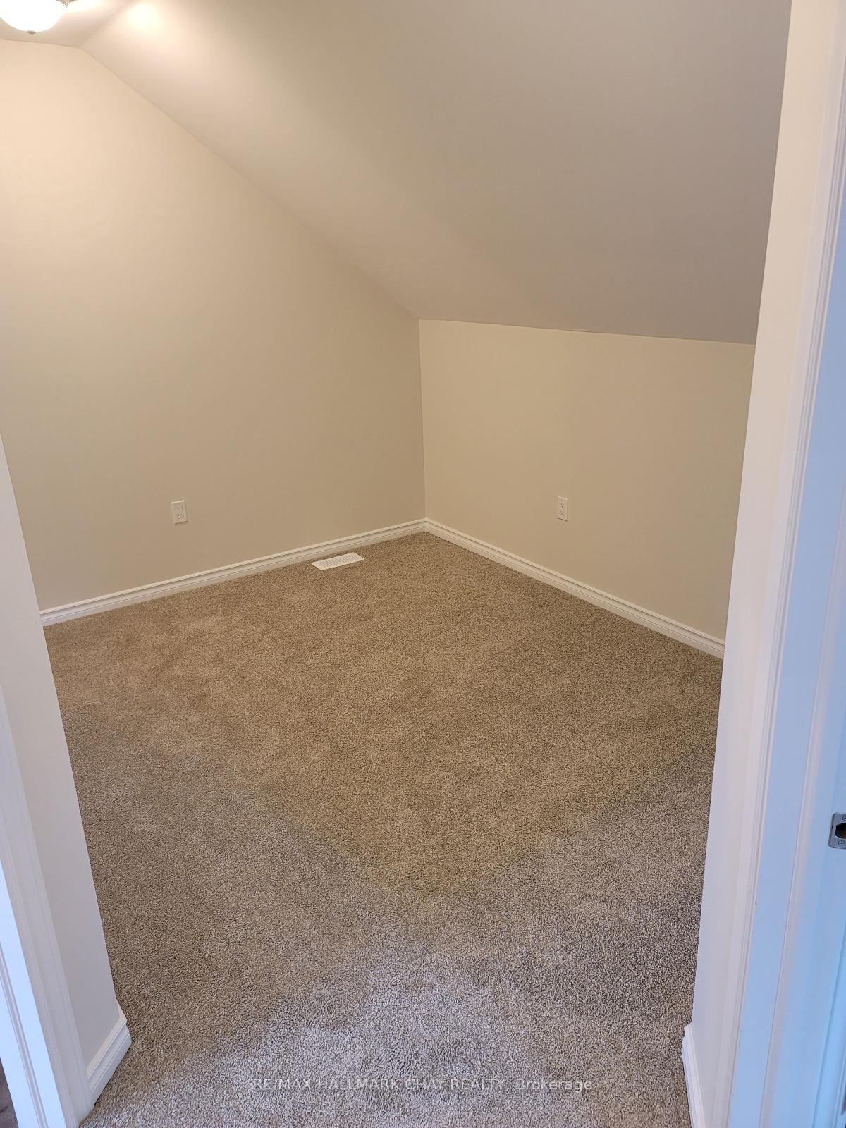 Photo 12 of 31 Marcus Street, Barrie, Allandale — HOMEH