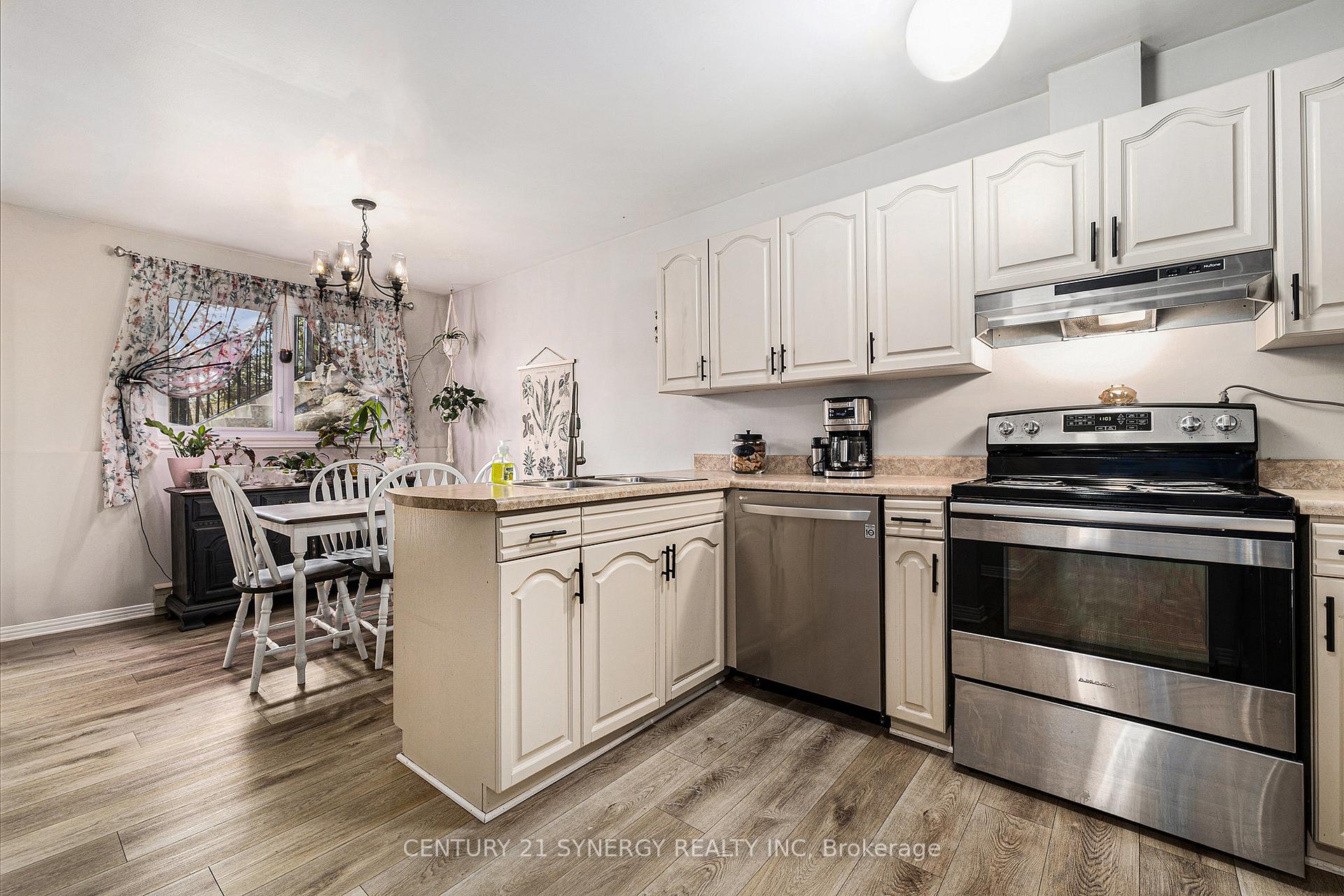 Photo 12 of Unit 37, 502 Stratas Court, Ottawa, Kanata - Katimavik — HOMEH