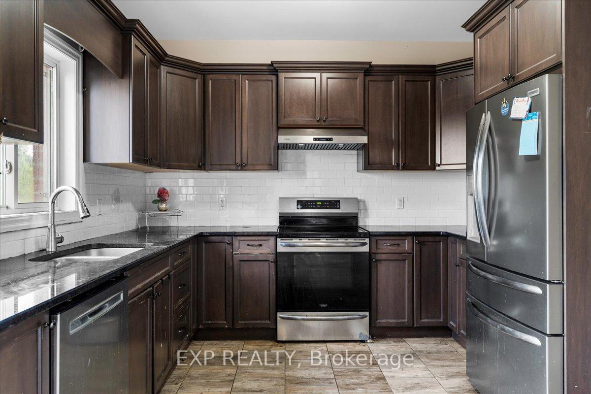 Photo 10 of 22 Farmington Crescent, Belleville, Thurlow Ward — HOMEH