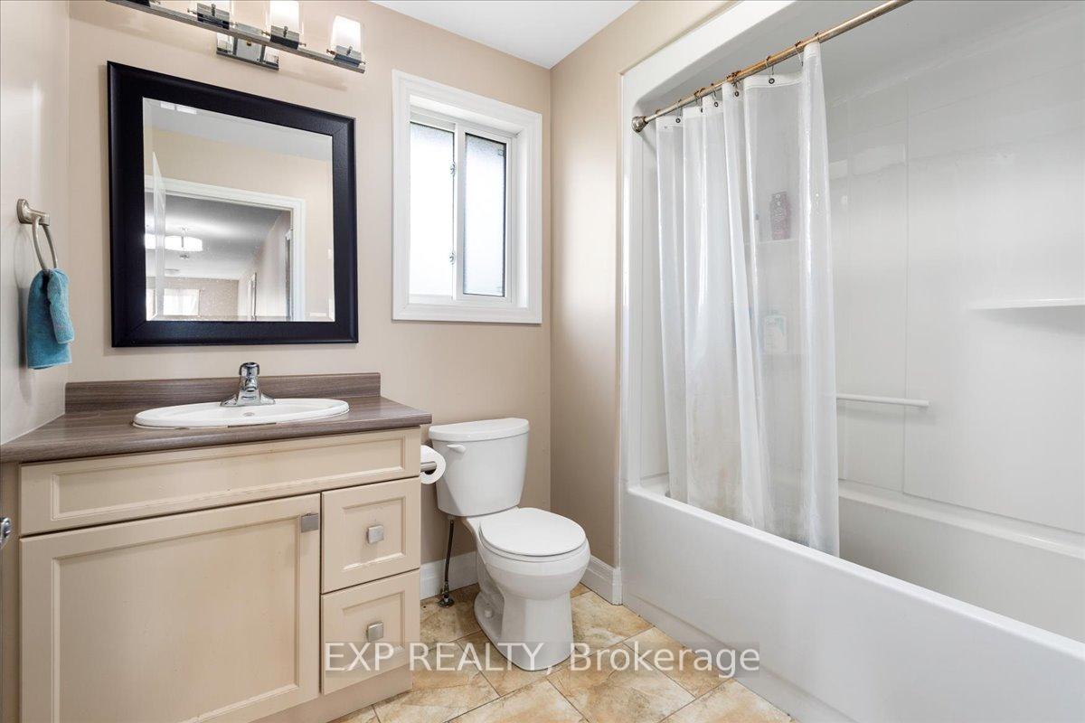 Photo 16 of 22 Farmington Crescent, Belleville, Thurlow Ward — HOMEH