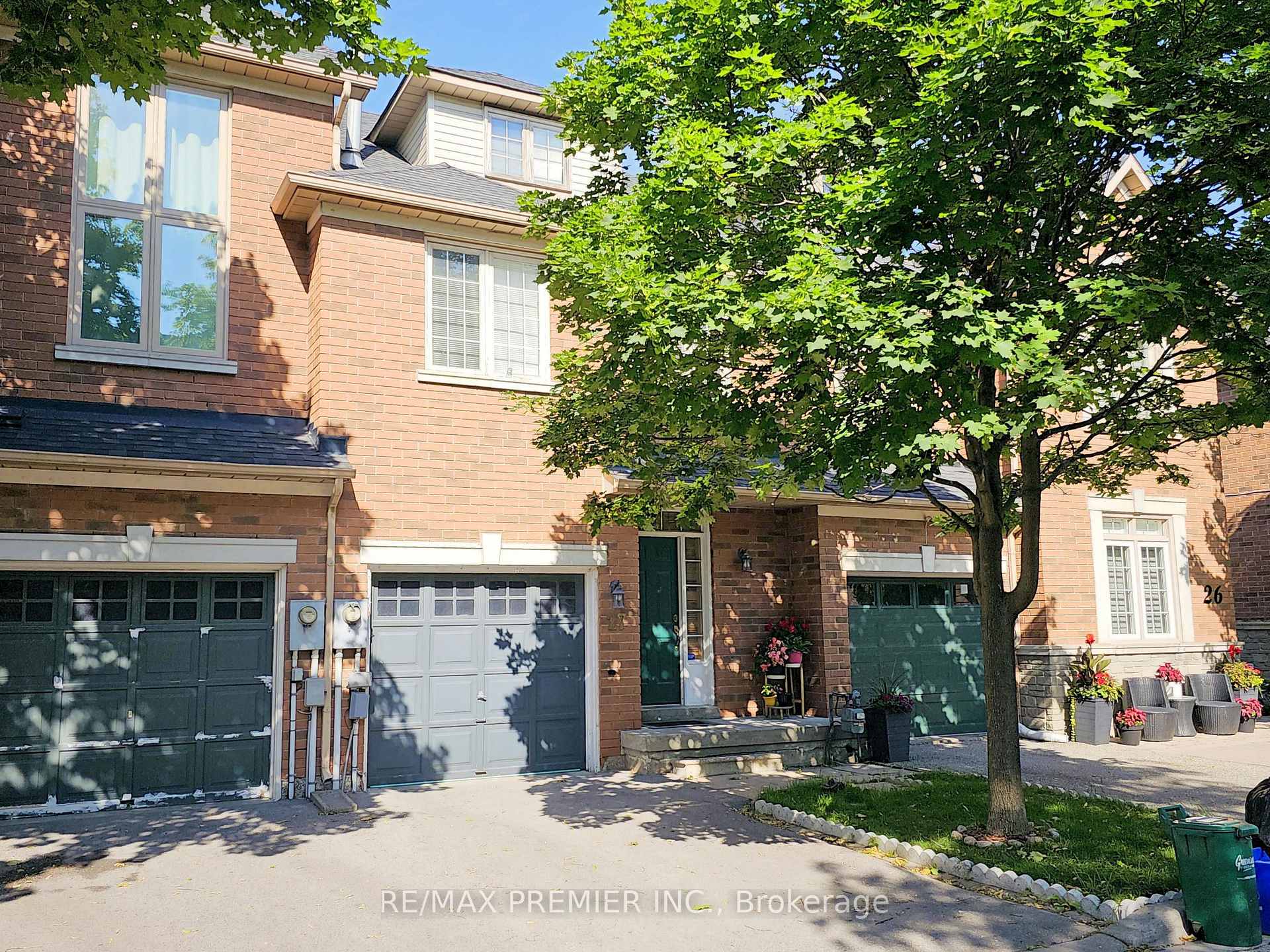 Front of Unit 27, 180 Blue Willow Drive