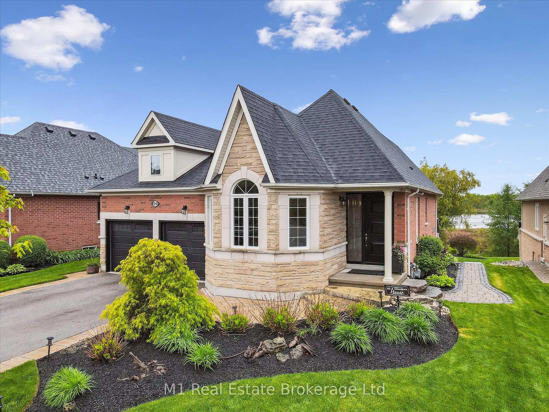 Front of 94 Aberfoyle Mill Crescent