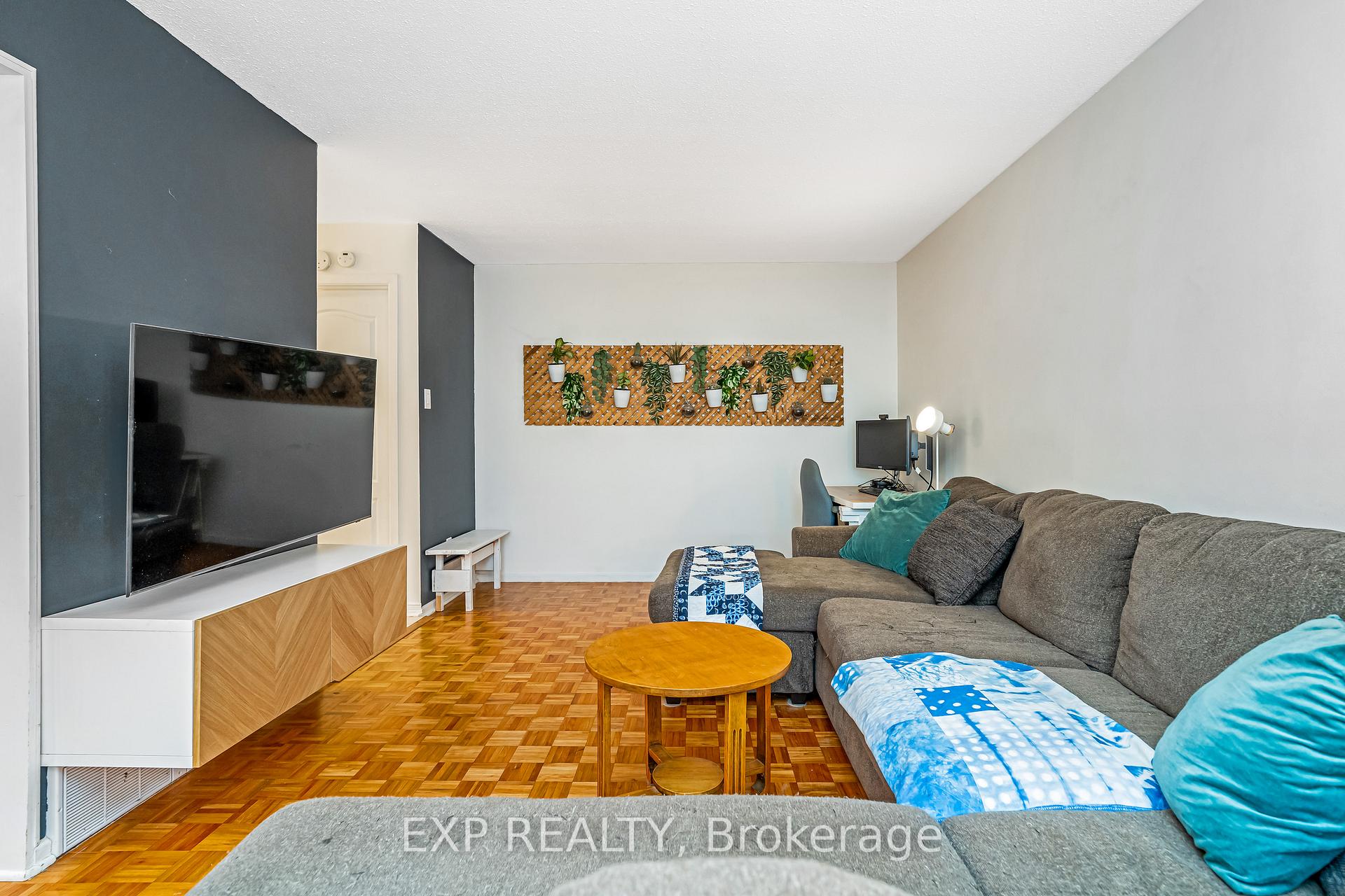 Photo 3 of Unit 78, 837 Eastvale Drive, Ottawa, Beaconwood — HOMEH