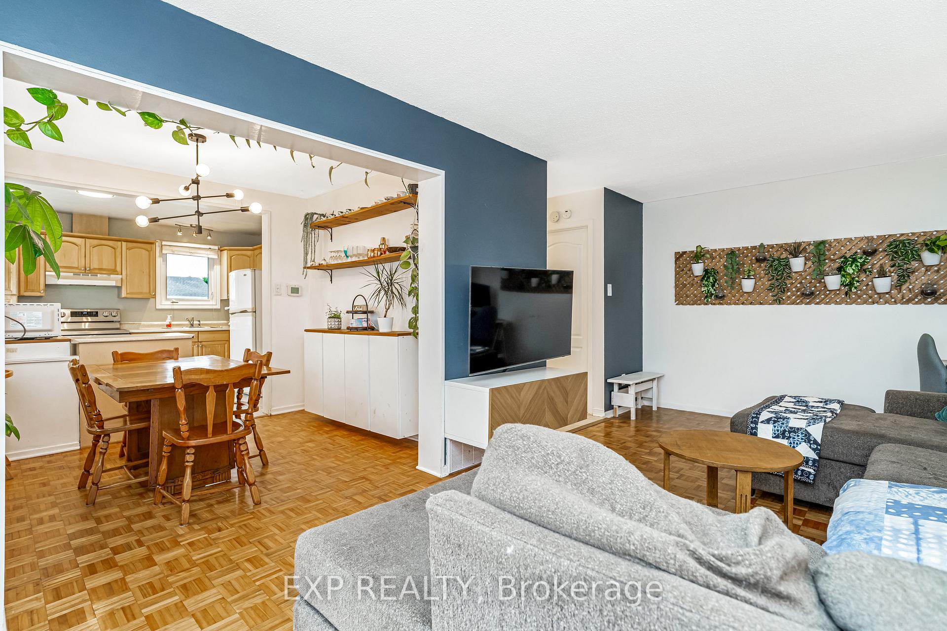 Photo 4 of Unit 78, 837 Eastvale Drive, Ottawa, Beaconwood — HOMEH