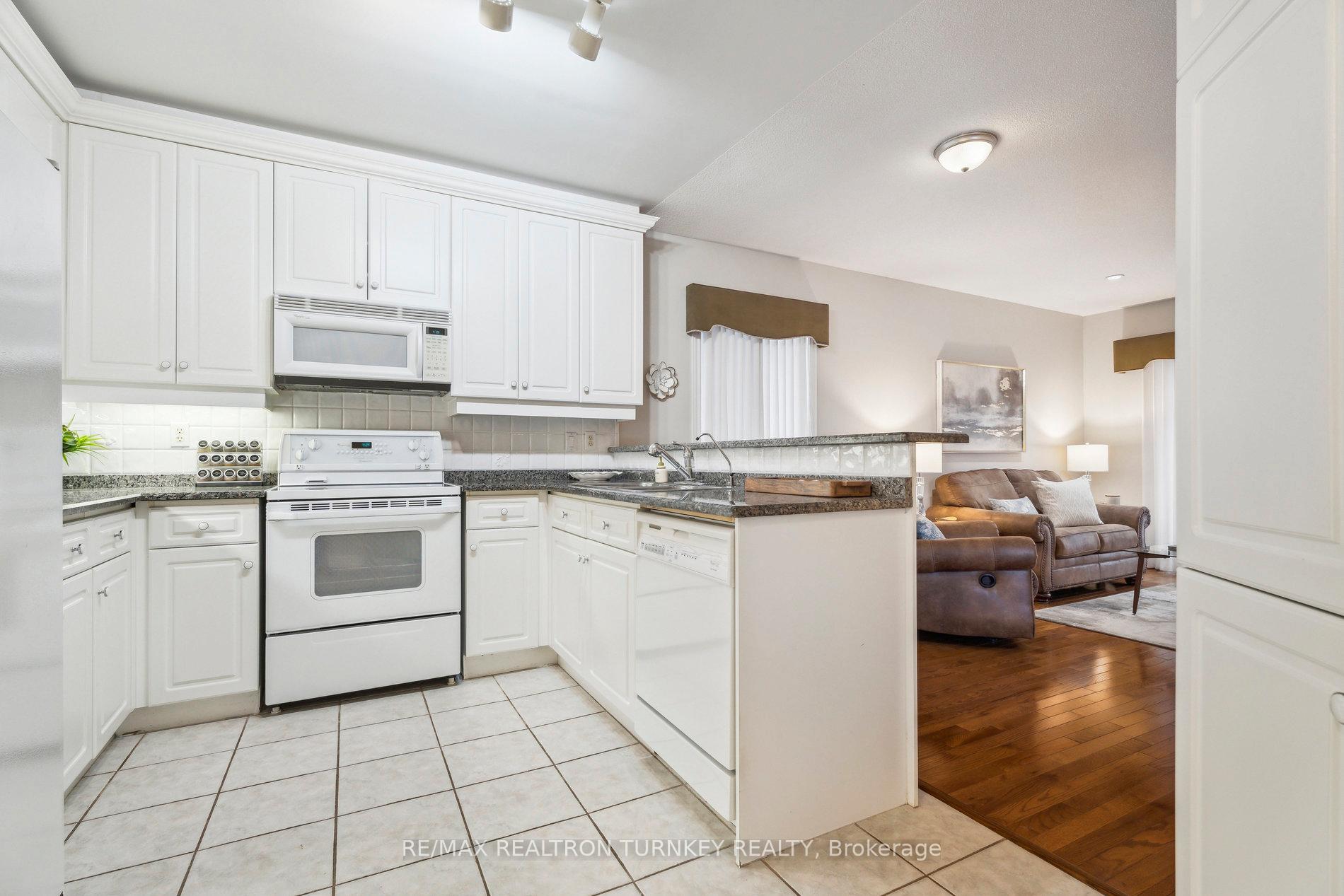 Photo 13 of Unit 32, 42 Sunset Boulevard, New Tecumseth, Alliston — HOMEH
