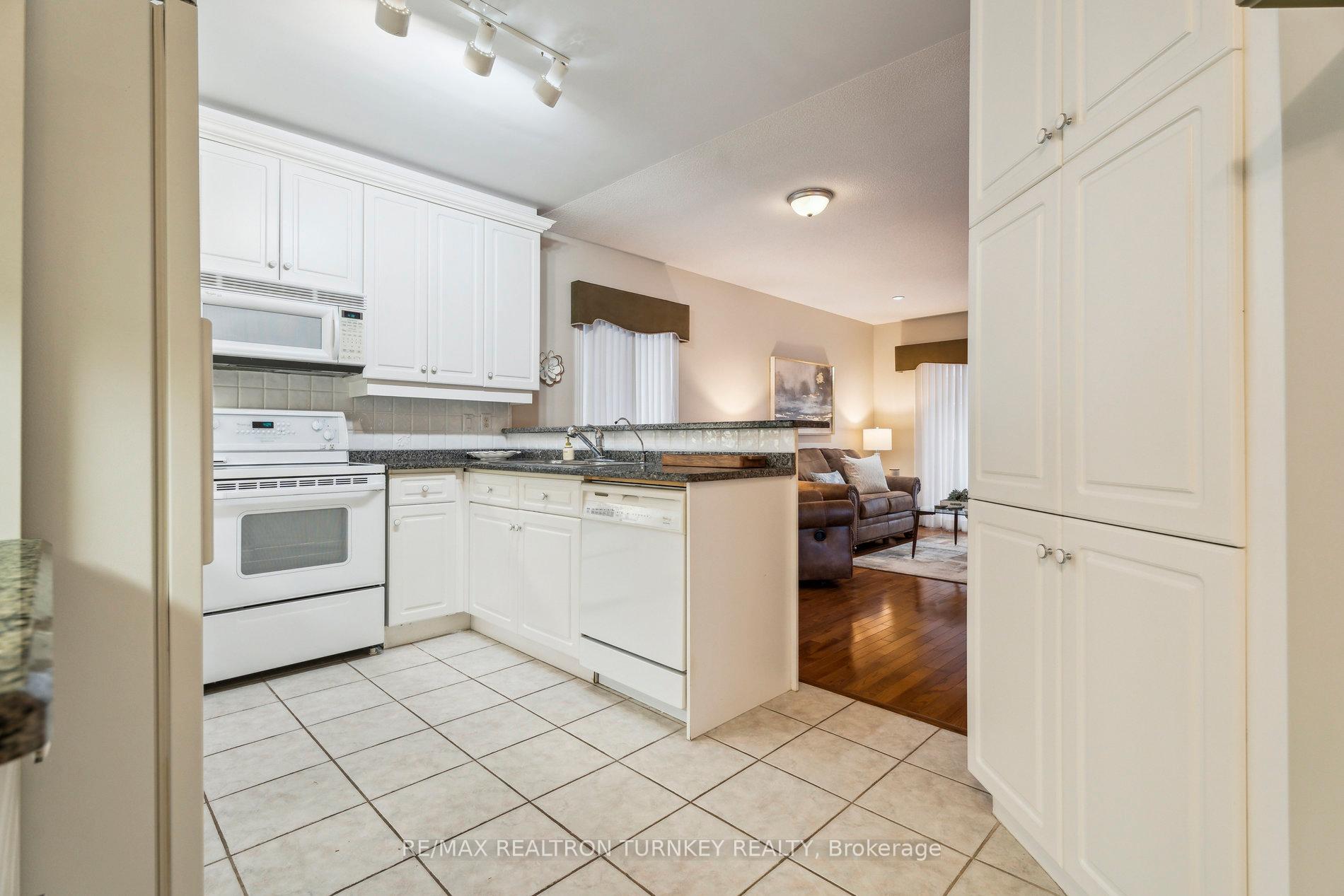 Photo 15 of Unit 32, 42 Sunset Boulevard, New Tecumseth, Alliston — HOMEH