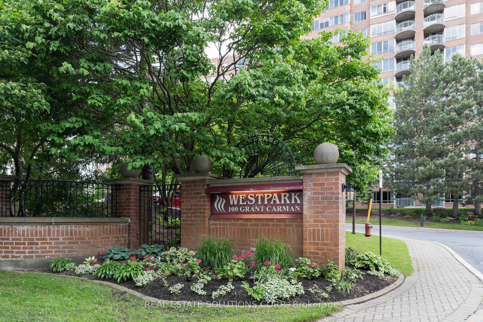 Photo 3 of Unit 214, 100 Grant Carman Drive, Ottawa, Borden Farm/Stewart Farm/Carleton Heights/Parkwood Hills — HOMEH