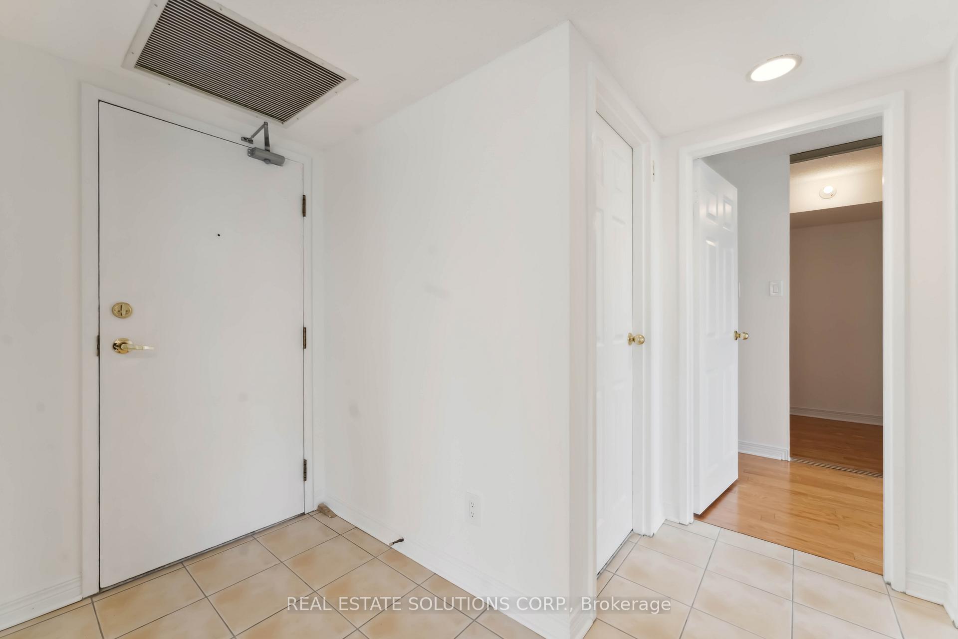 Photo 11 of Unit 214, 100 Grant Carman Drive, Ottawa, Borden Farm/Stewart Farm/Carleton Heights/Parkwood Hills — HOMEH