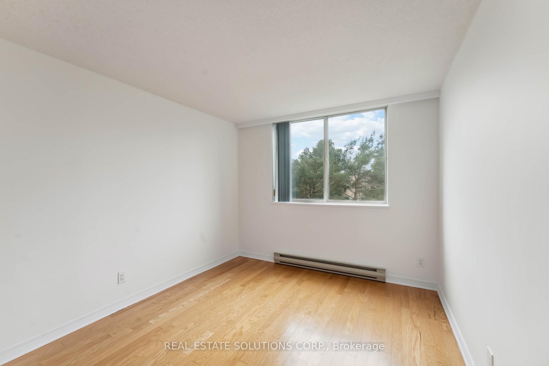 Photo 32 of Unit 214, 100 Grant Carman Drive, Ottawa, Borden Farm/Stewart Farm/Carleton Heights/Parkwood Hills — HOMEH