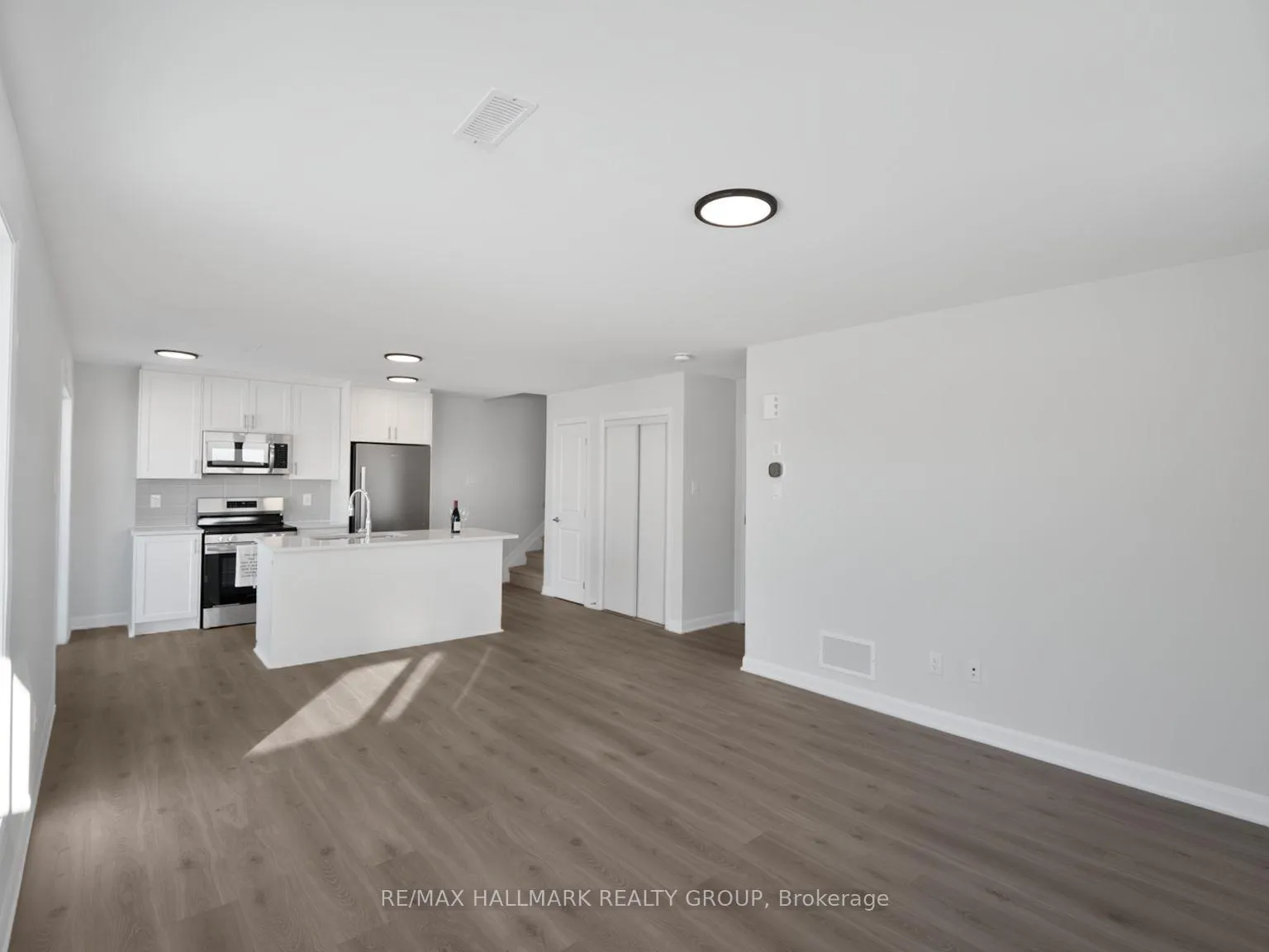 Photo 3 of Unit #11, 701 Glenroy Gilbert Drive, Ottawa, Barrhaven - Strandherd — HOMEH