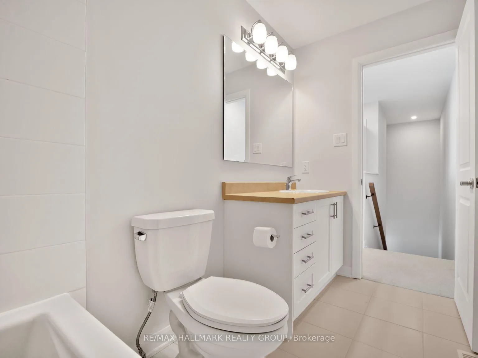 Photo 11 of Unit #11, 701 Glenroy Gilbert Drive, Ottawa, Barrhaven - Strandherd — HOMEH