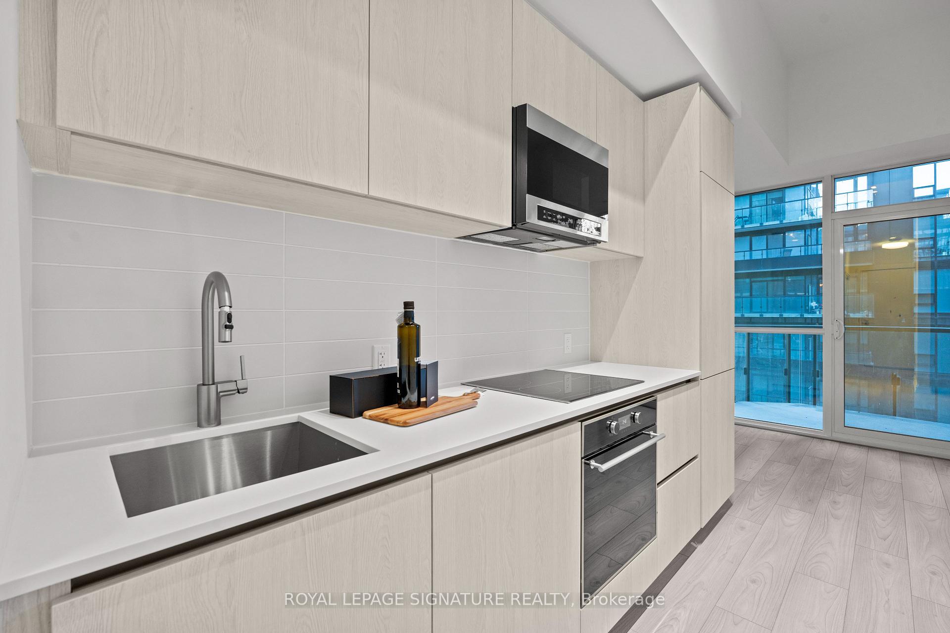 Photo 4 of Unit 608S, 110 Broadway Avenue, Toronto, Mount Pleasant West — HOMEH