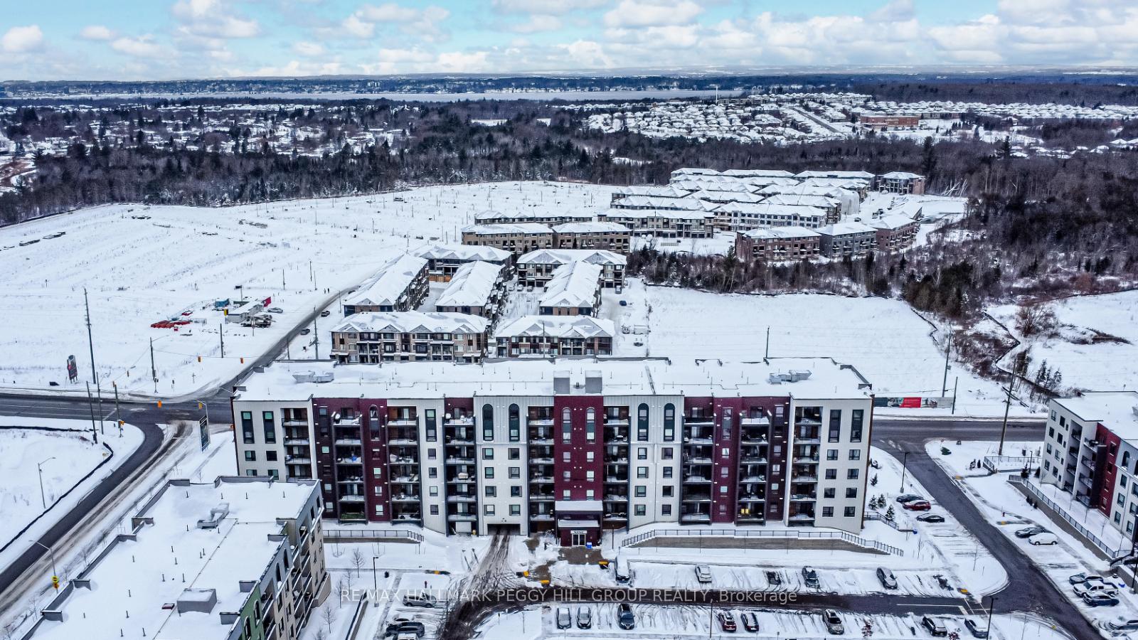 Photo 2 of Unit 614, 4 Spice Way, Barrie, Rural Barrie Southeast — HOMEH