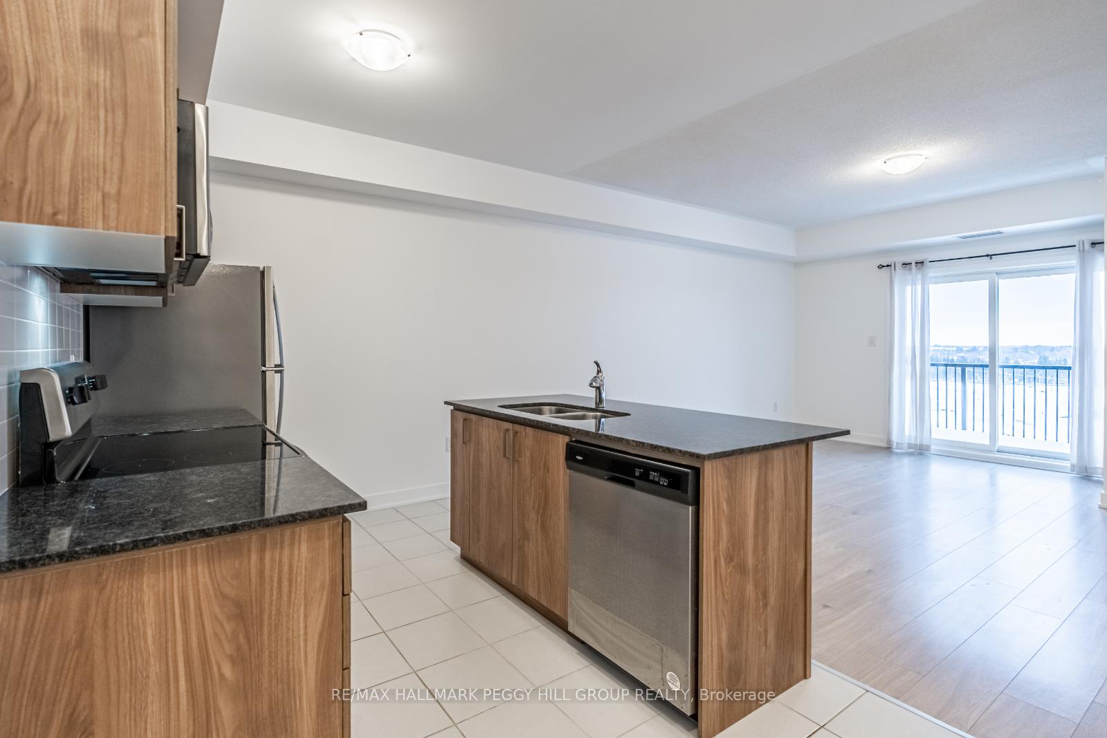 Photo 5 of Unit 614, 4 Spice Way, Barrie, Rural Barrie Southeast — HOMEH