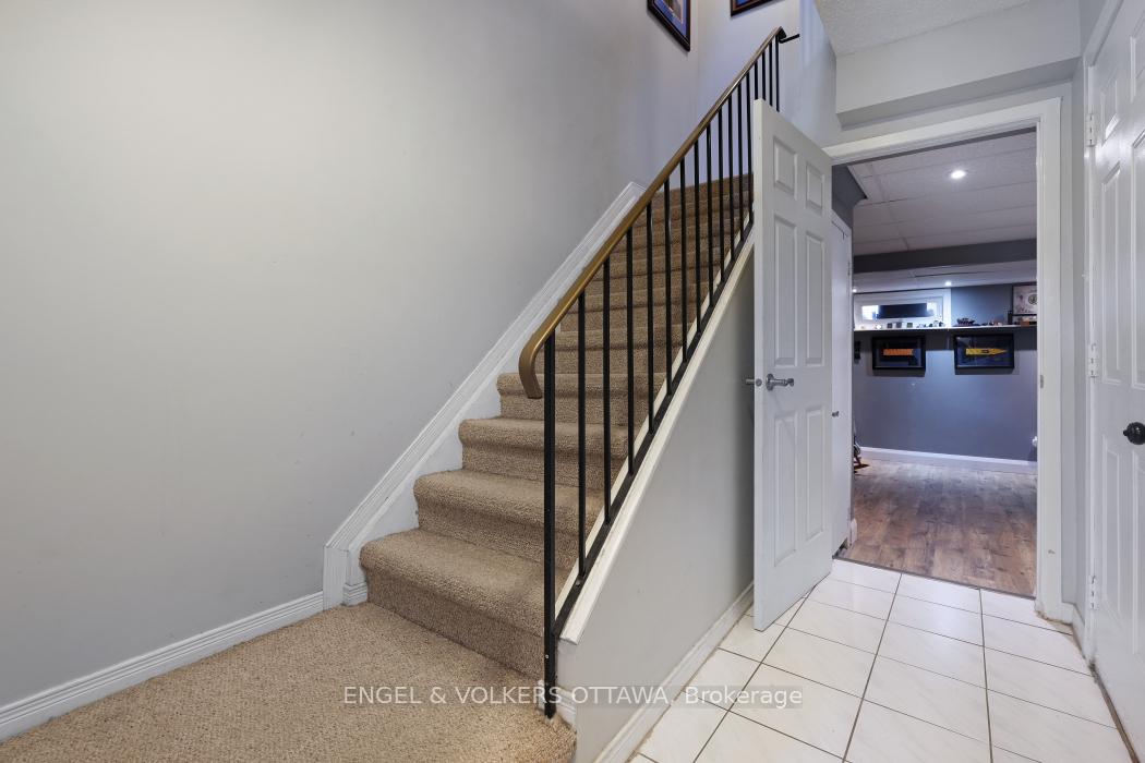 Photo 4 of 403 Pickford Drive, Ottawa, Kanata - Katimavik — HOMEH
