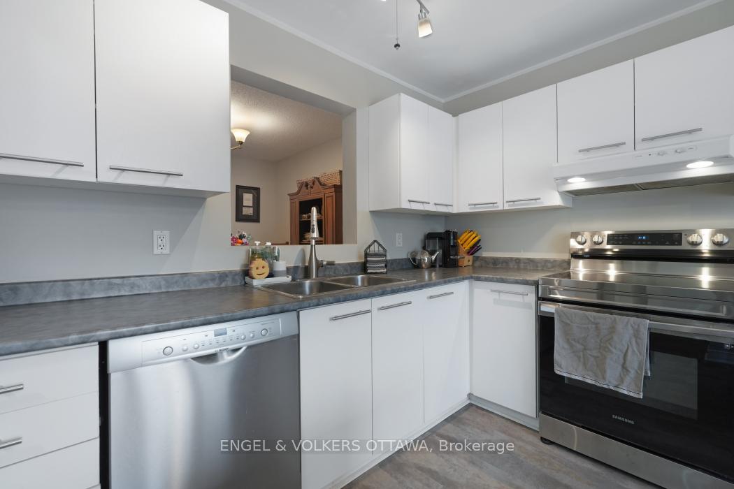 Photo 13 of 403 Pickford Drive, Ottawa, Kanata - Katimavik — HOMEH