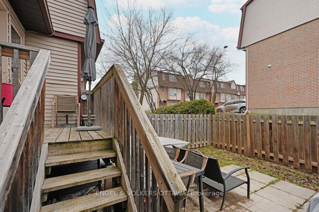 Photo 29 of 403 Pickford Drive, Ottawa, Kanata - Katimavik — HOMEH