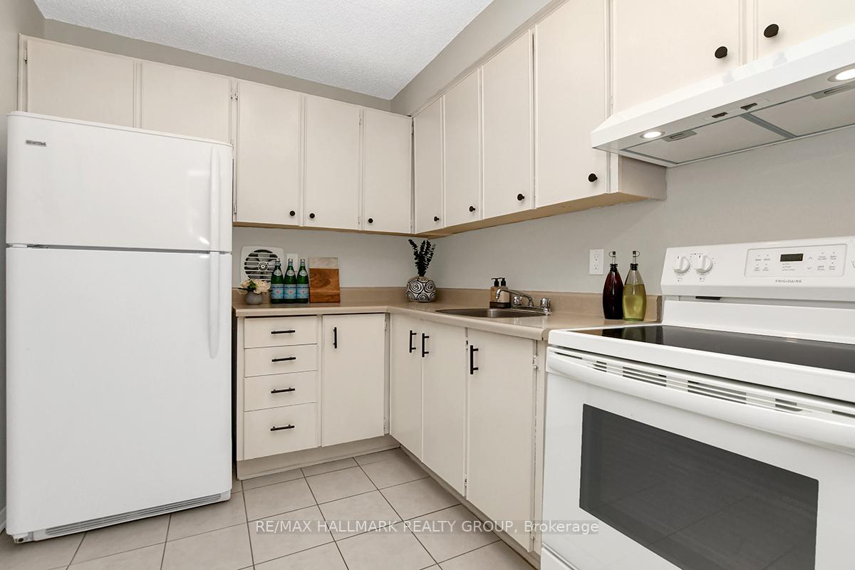 Photo 14 of Unit 1006, 505 St Laurent Boulevard, Ottawa, Viscount Alexander Park — HOMEH