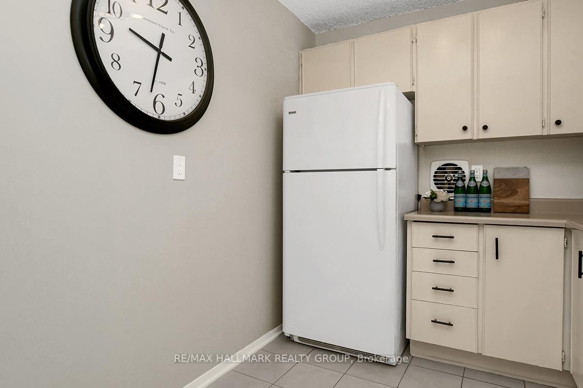 Photo 15 of Unit 1006, 505 St Laurent Boulevard, Ottawa, Viscount Alexander Park — HOMEH