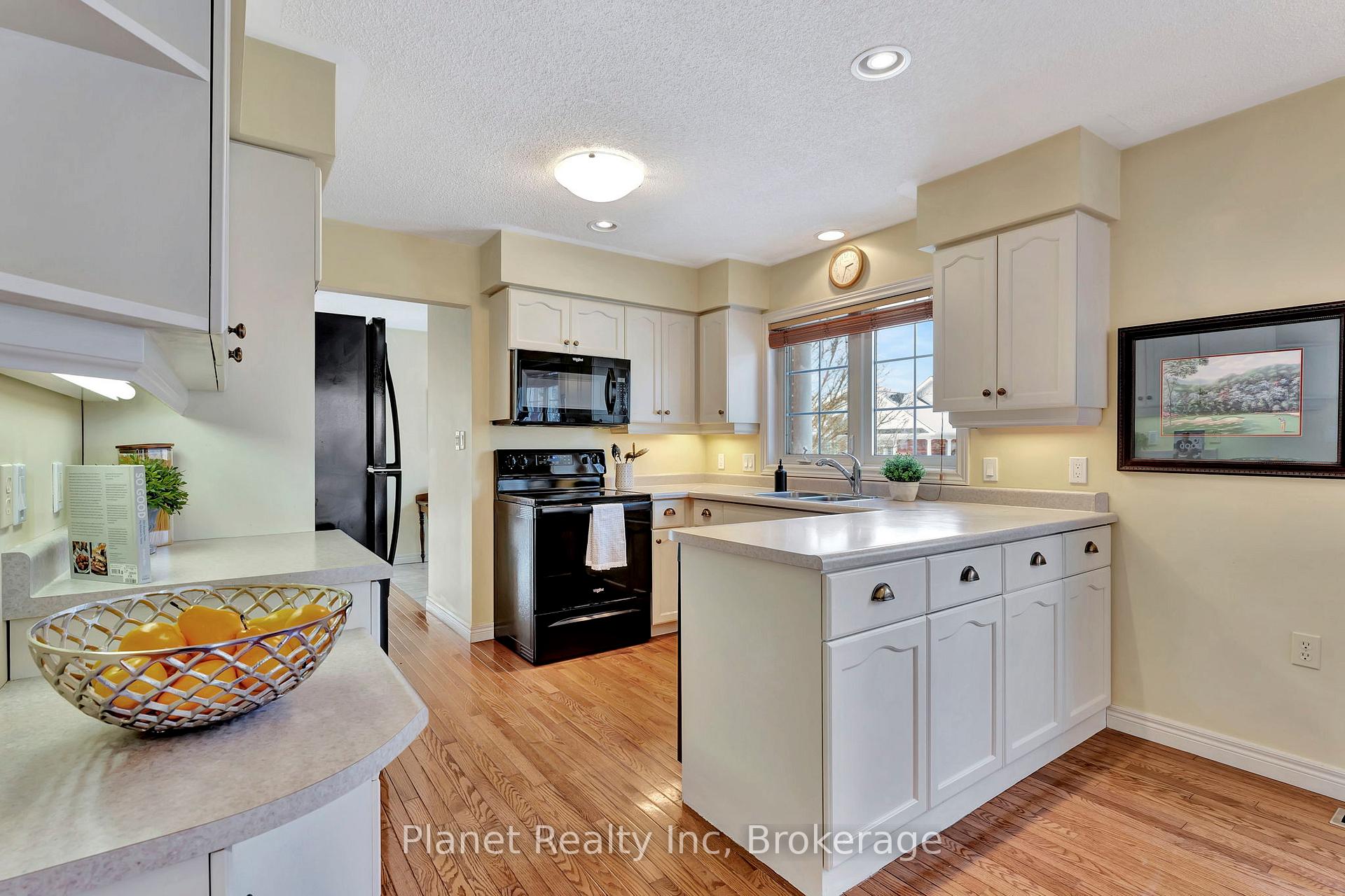 Photo 11 of 56 Honeysuckle Drive, Guelph, Village By The Arboretum — HOMEH