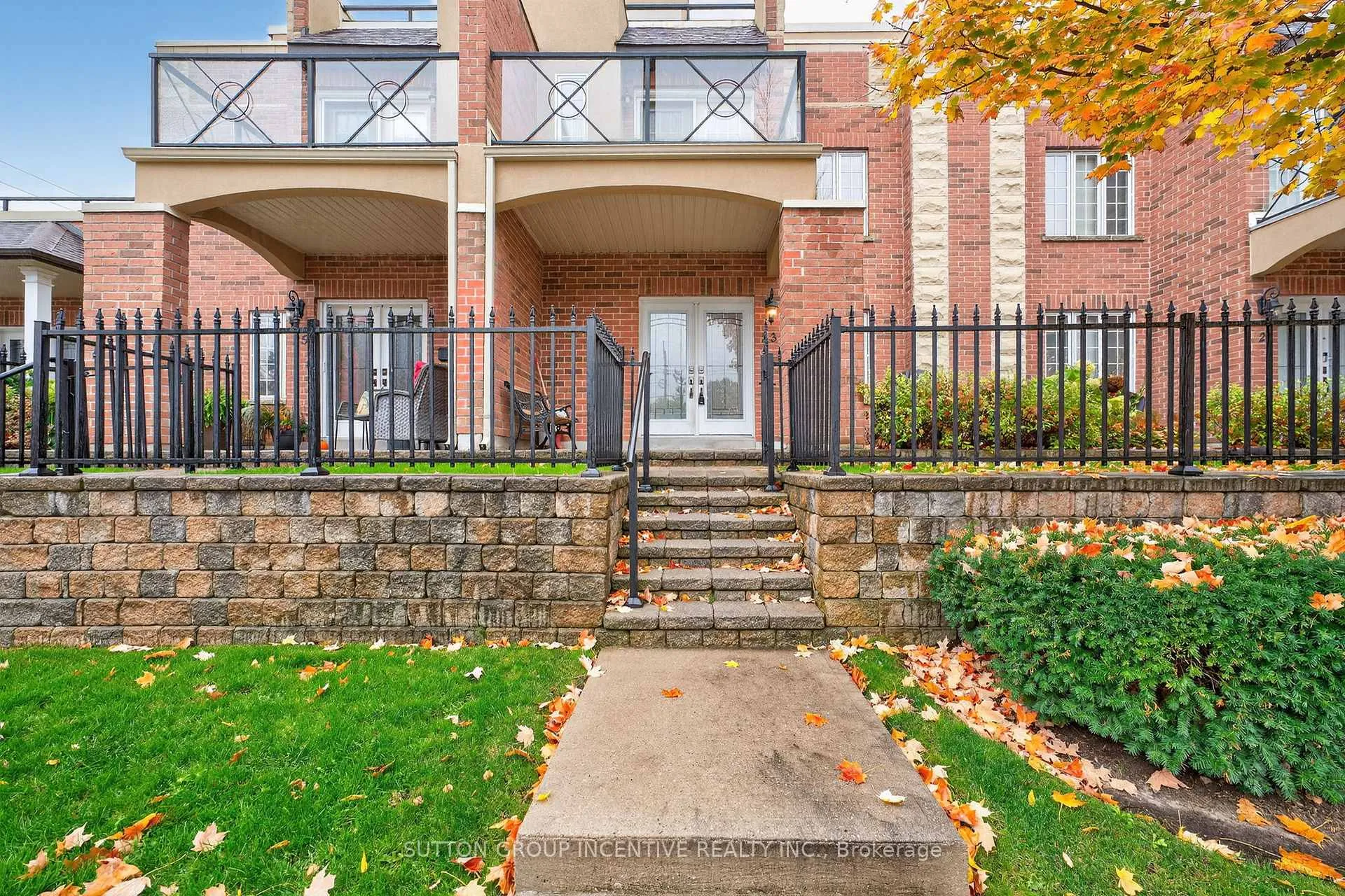 Photo 5 of 23 White Oaks Road, Barrie, Lakeshore — HOMEH