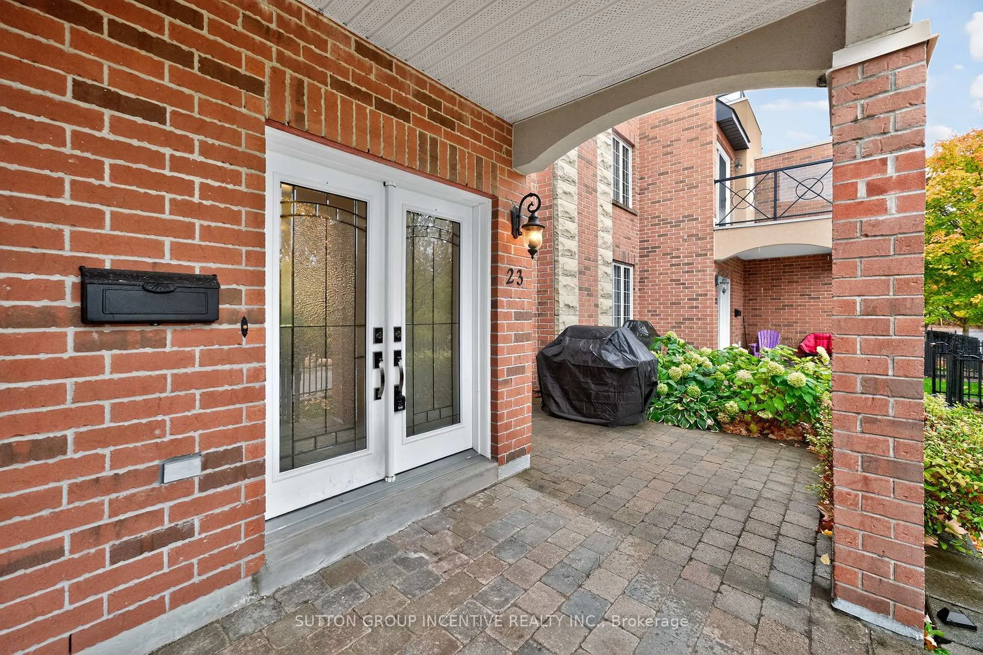 Photo 6 of 23 White Oaks Road, Barrie, Lakeshore — HOMEH